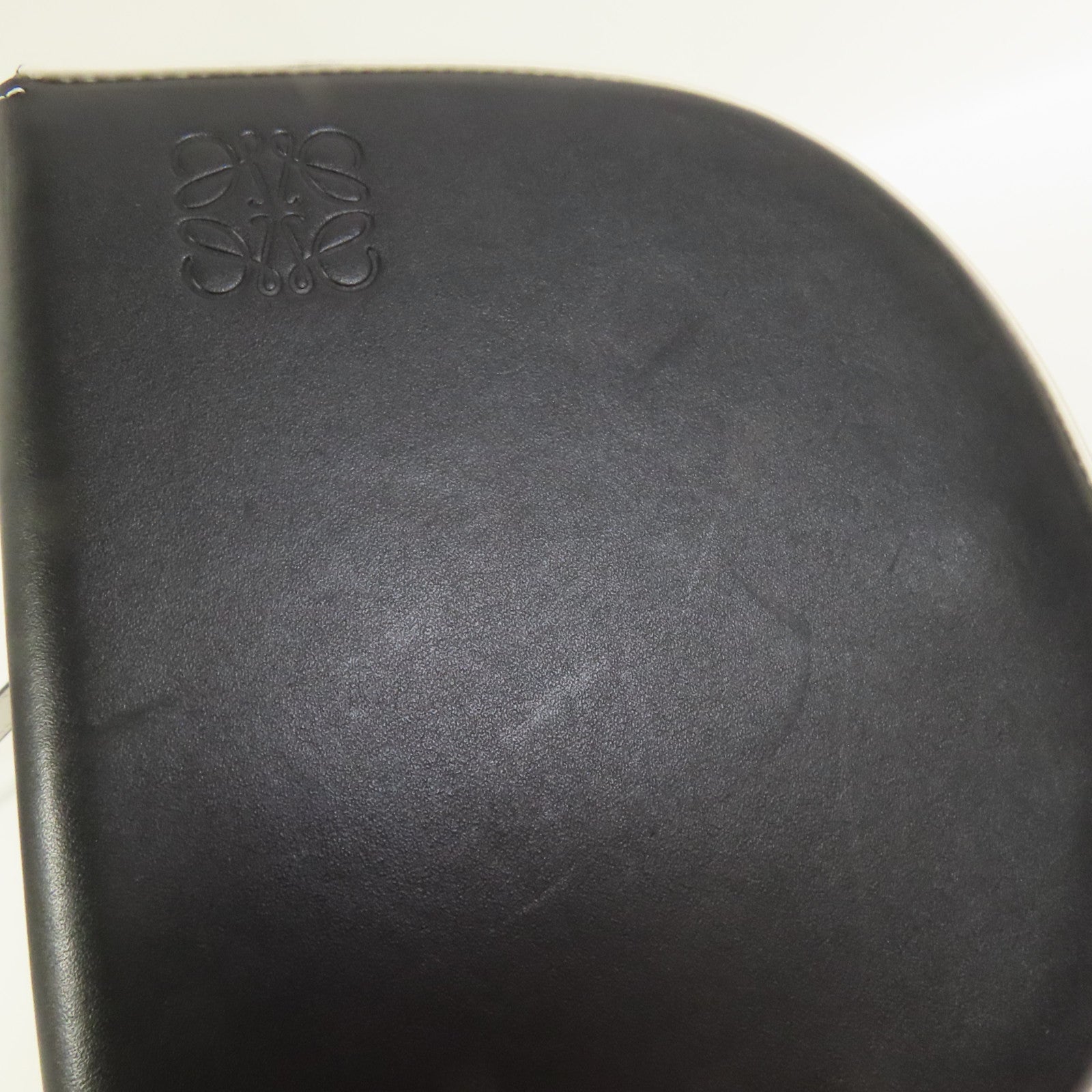 LOEWE 【激減優惠】牛皮皮革Heel Pouch肩背袋