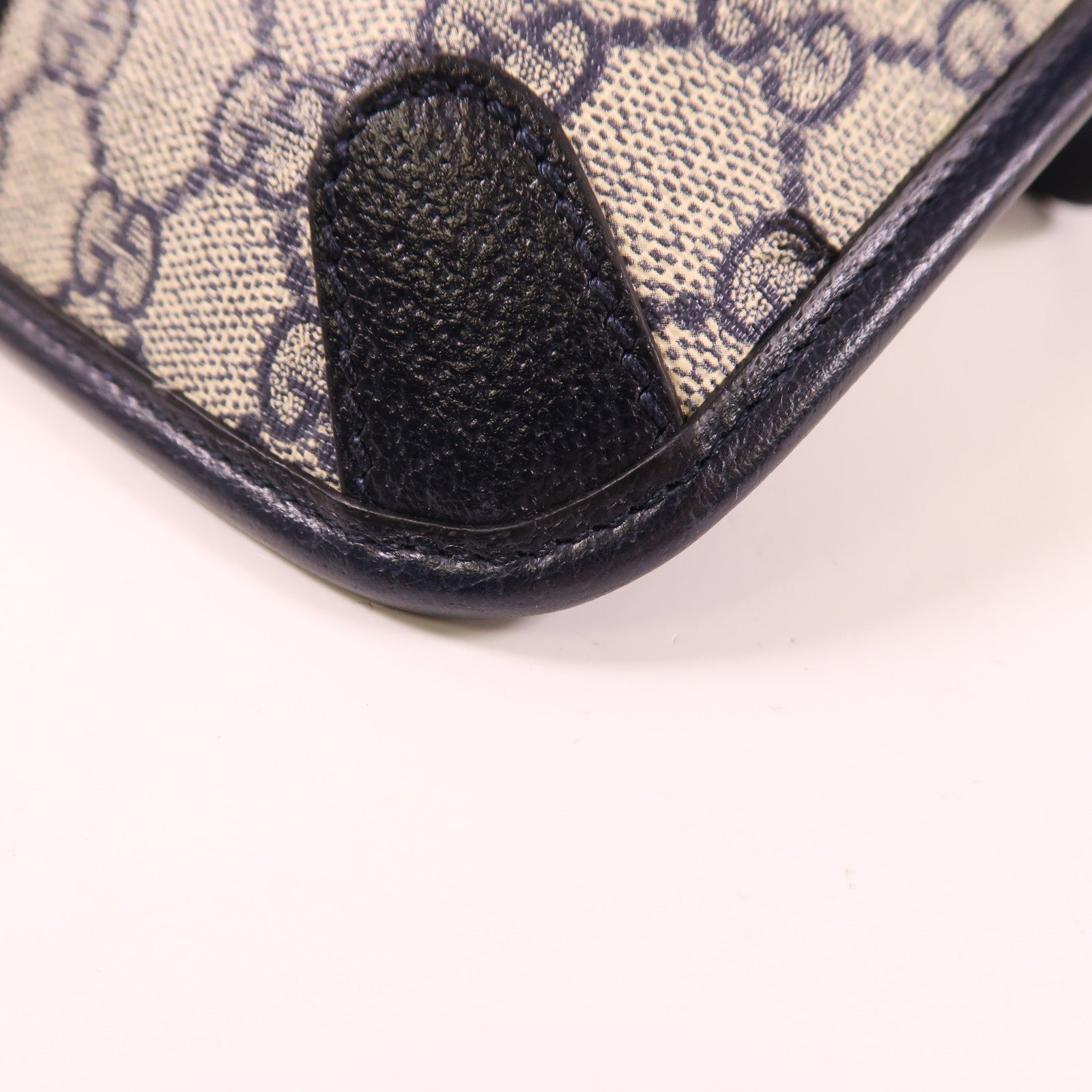 GUCCI 塗層帆布Ophidia GG Supreme銀扣腰包