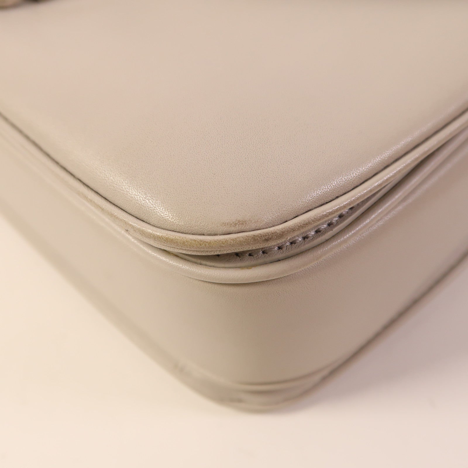 CELINE 牛皮皮革Medium C鏈帶肩背袋