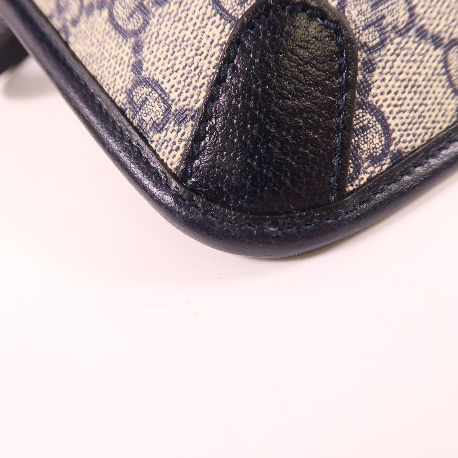 GUCCI 塗層帆布Ophidia GG Supreme銀扣腰包