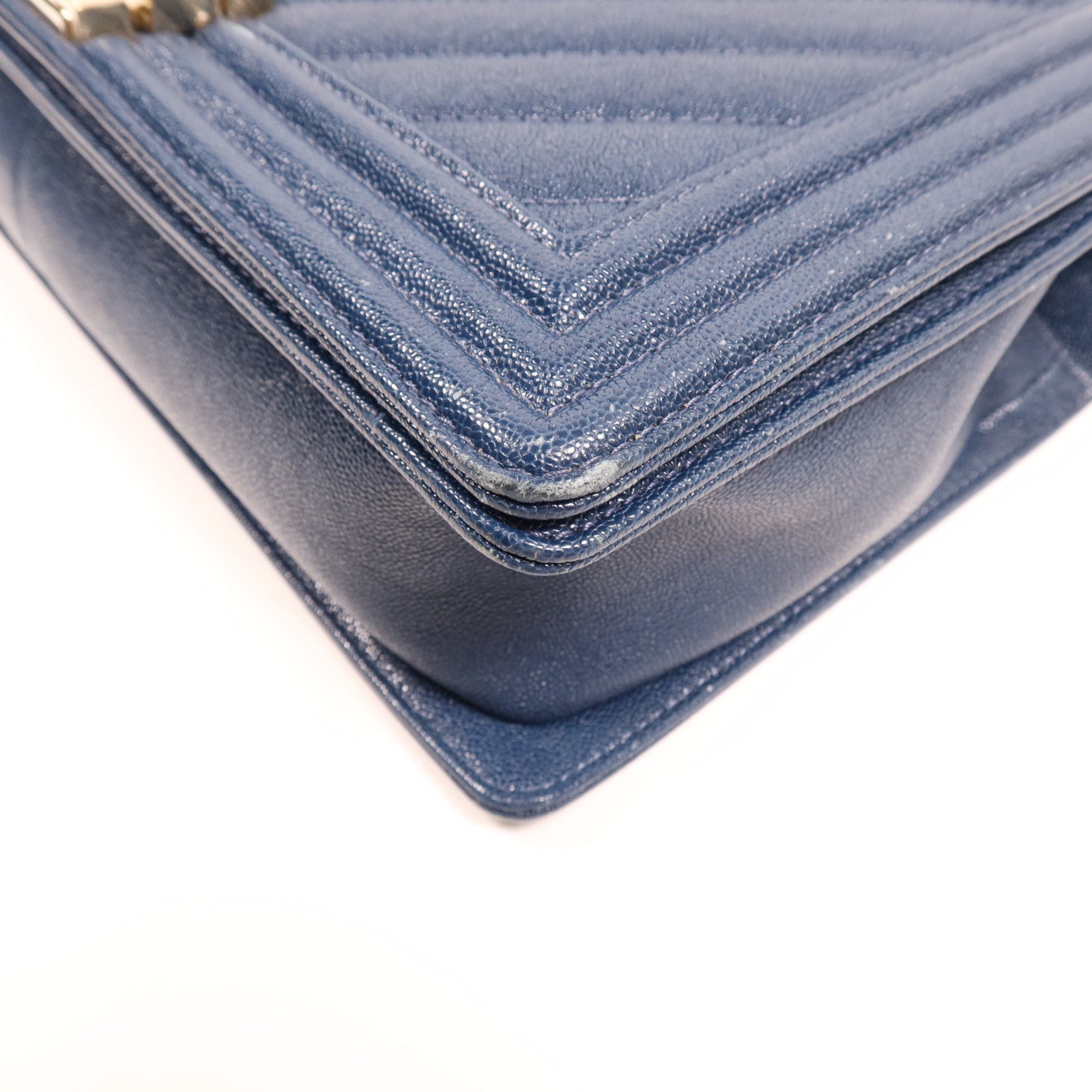 CHANEL Caviar皮革Boy 28金扣鏈帶肩背袋