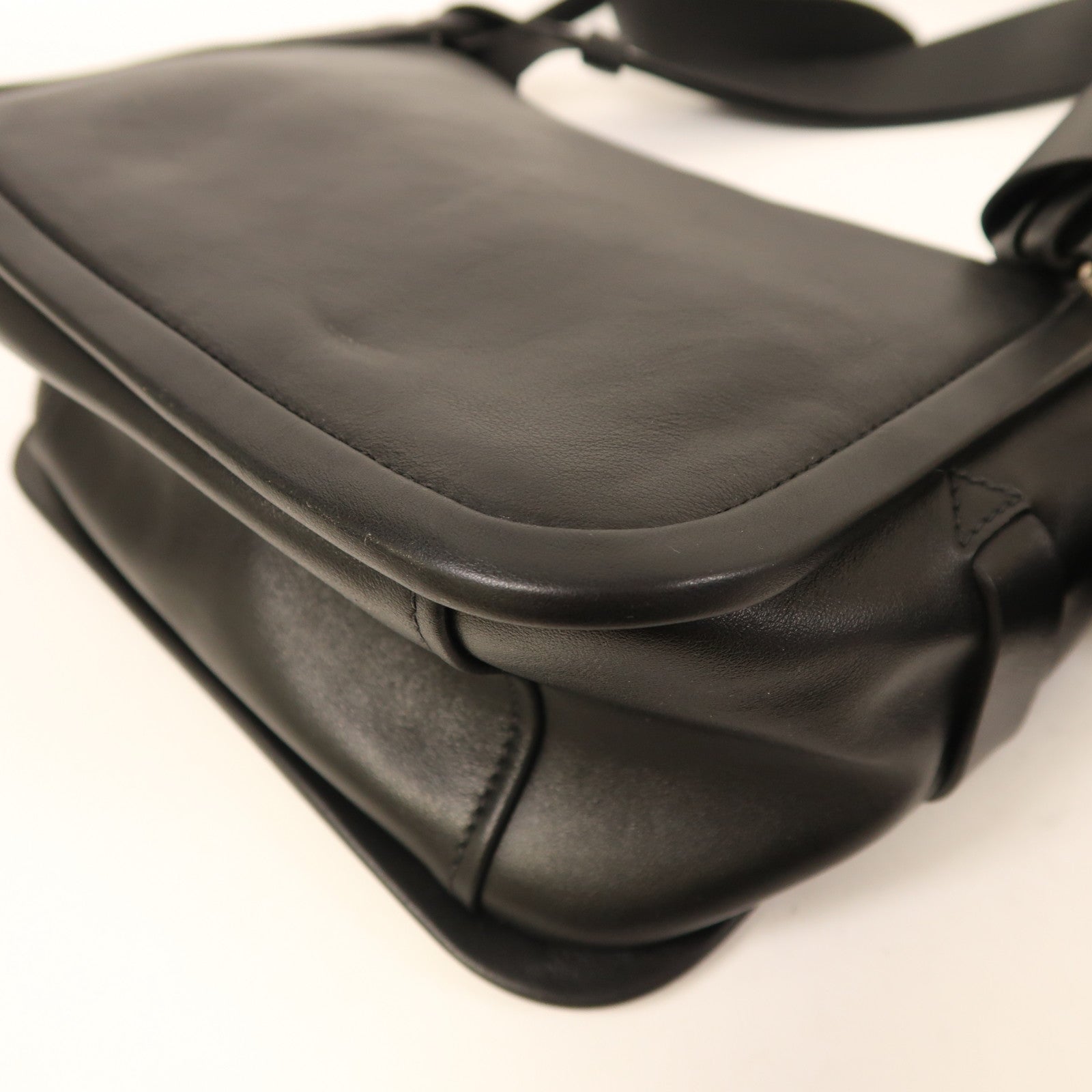 PRADA 羊皮皮革Etiquette Bag銀扣肩背袋黑色