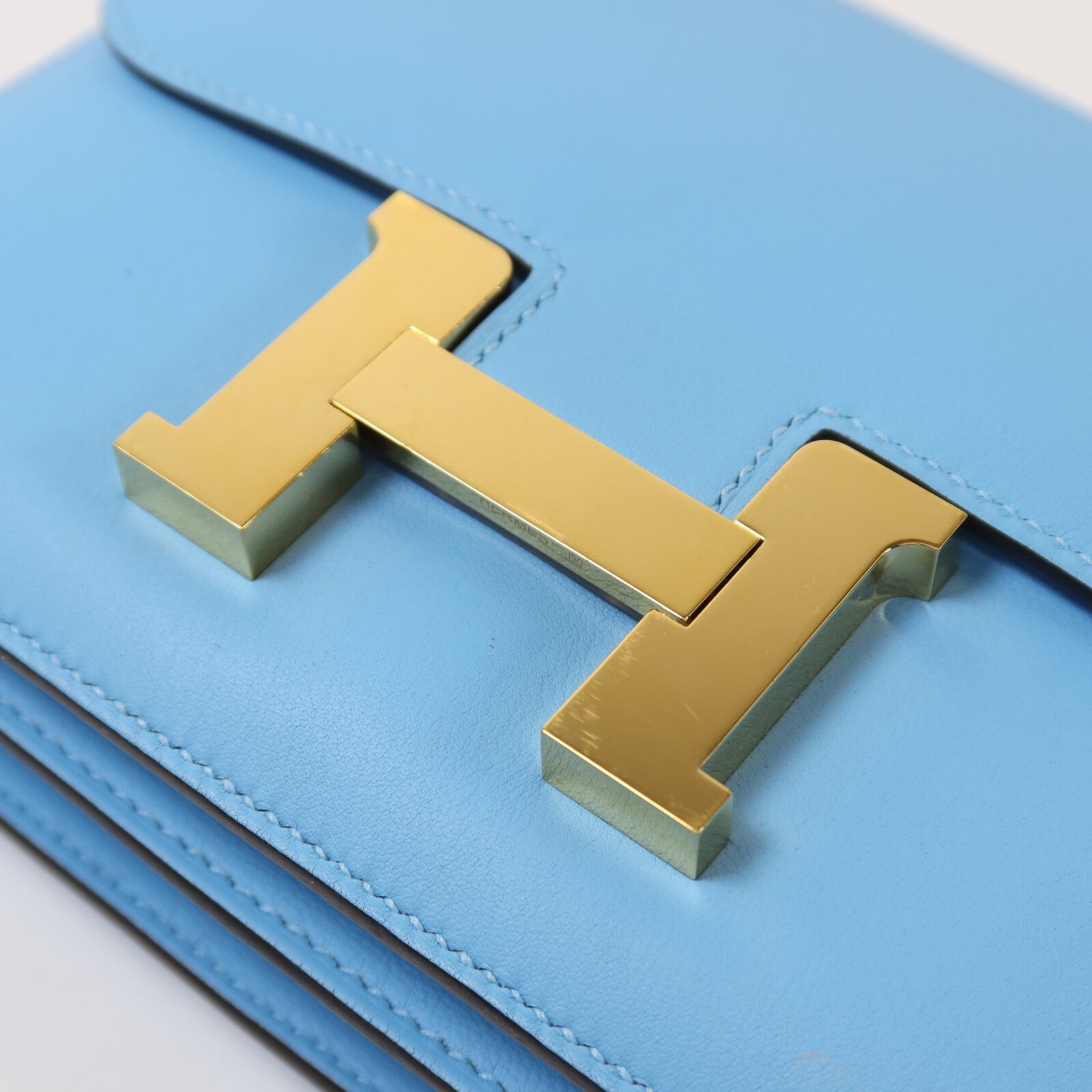 HERMES Swift皮革Constance Mini肩背袋Celeste