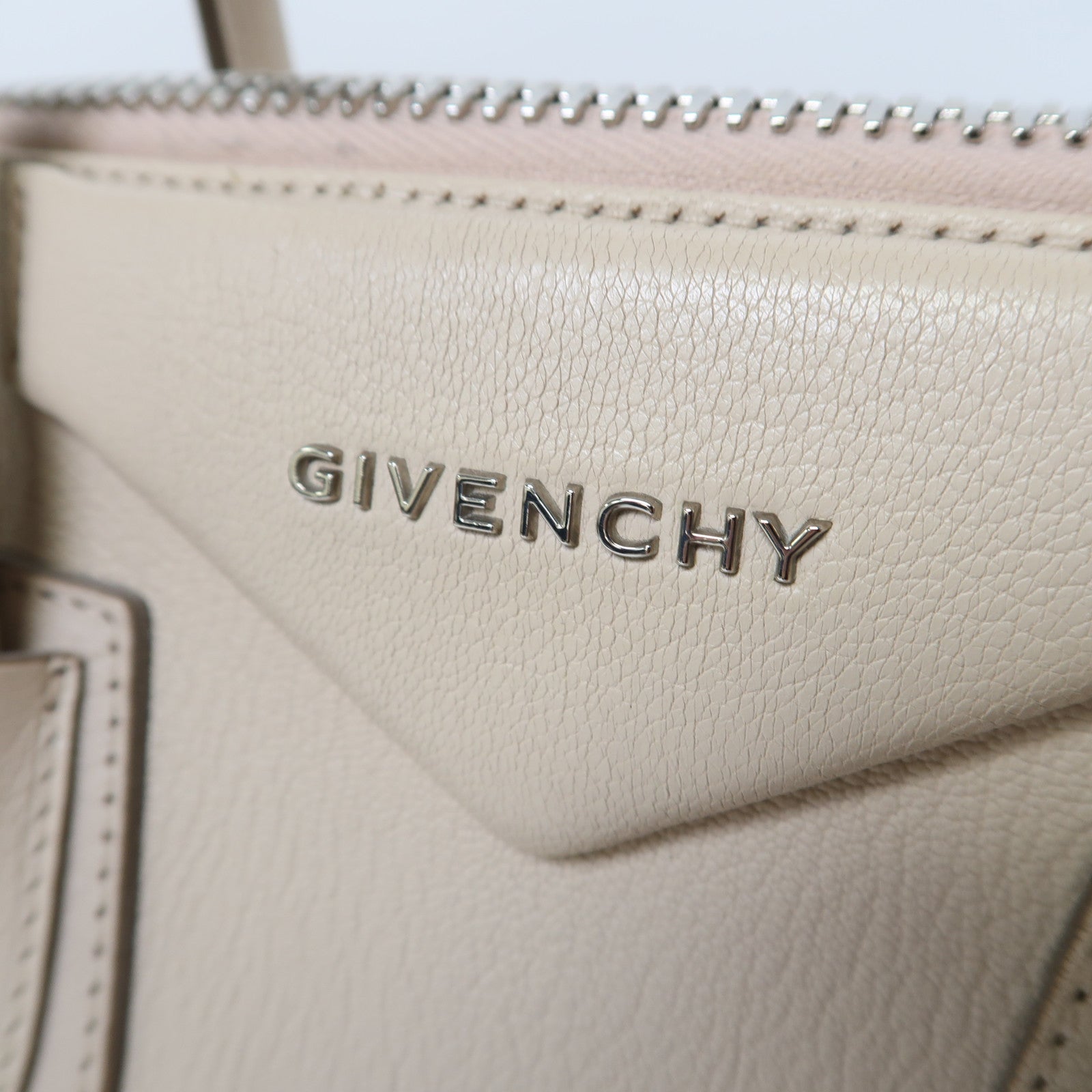 GIVENCHY 牛皮皮革Antigona銀扣手挽肩背兩用袋粉紅色