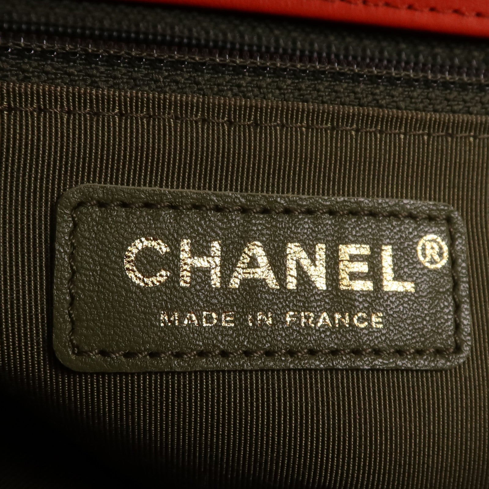 CHANEL 牛皮皮革Boy 28金扣鏈帶肩背袋