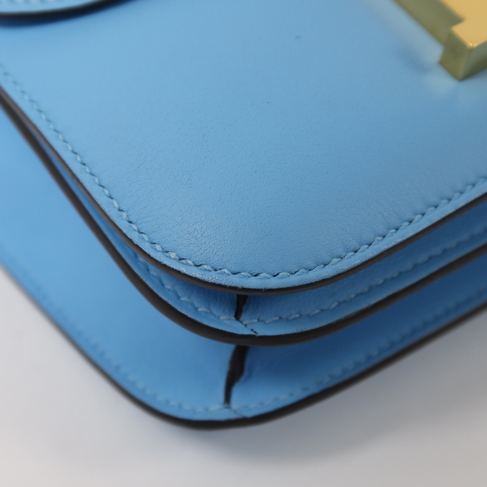 HERMES Swift皮革Constance Mini肩背袋Celeste