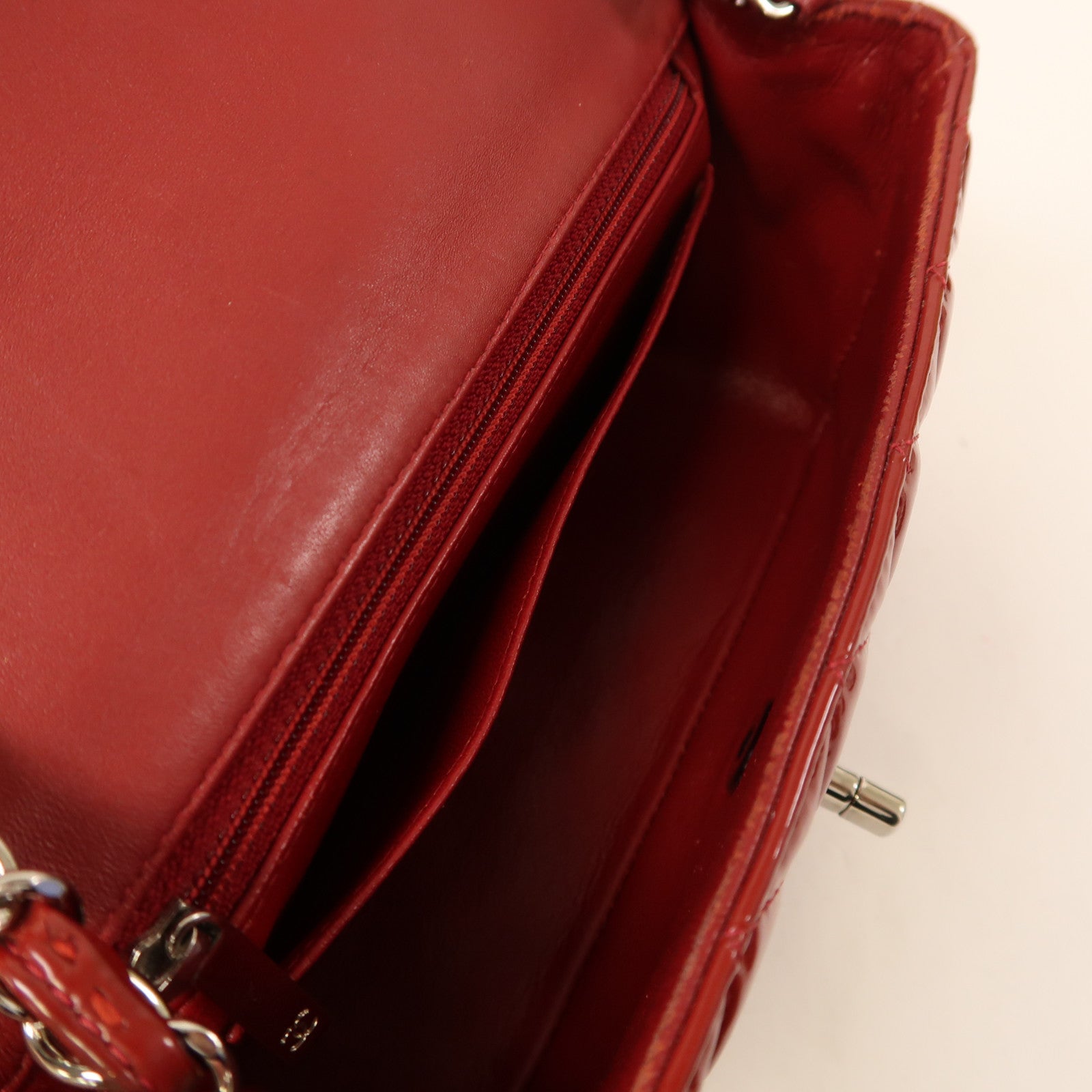 CHANEL 【激減優惠】漆皮皮革Classic 20銀扣肩背袋