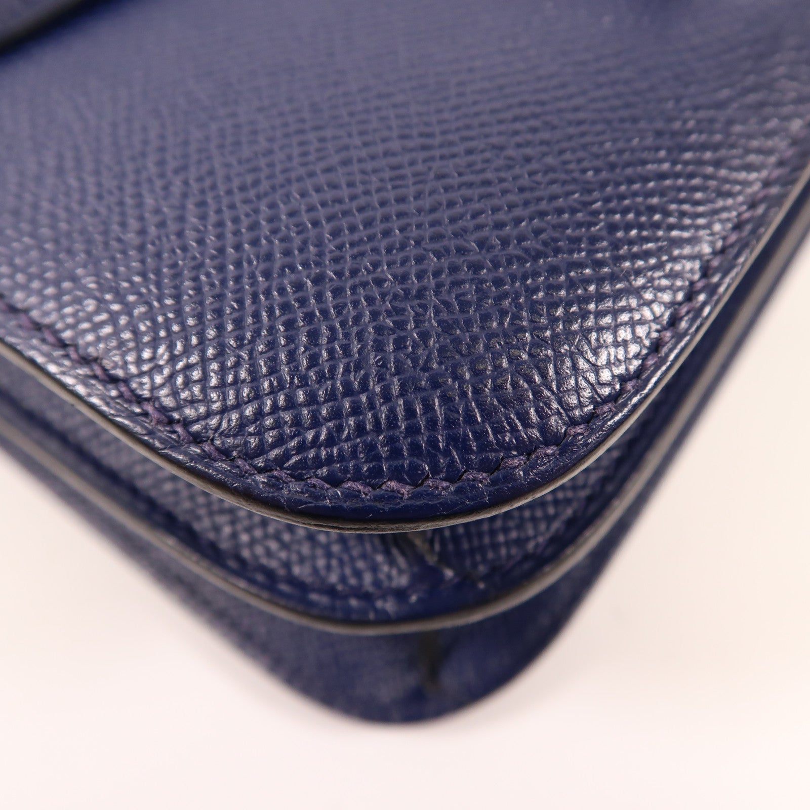 HERMES Epsom皮革Constance 24銀扣肩背袋Bleu Sapair
