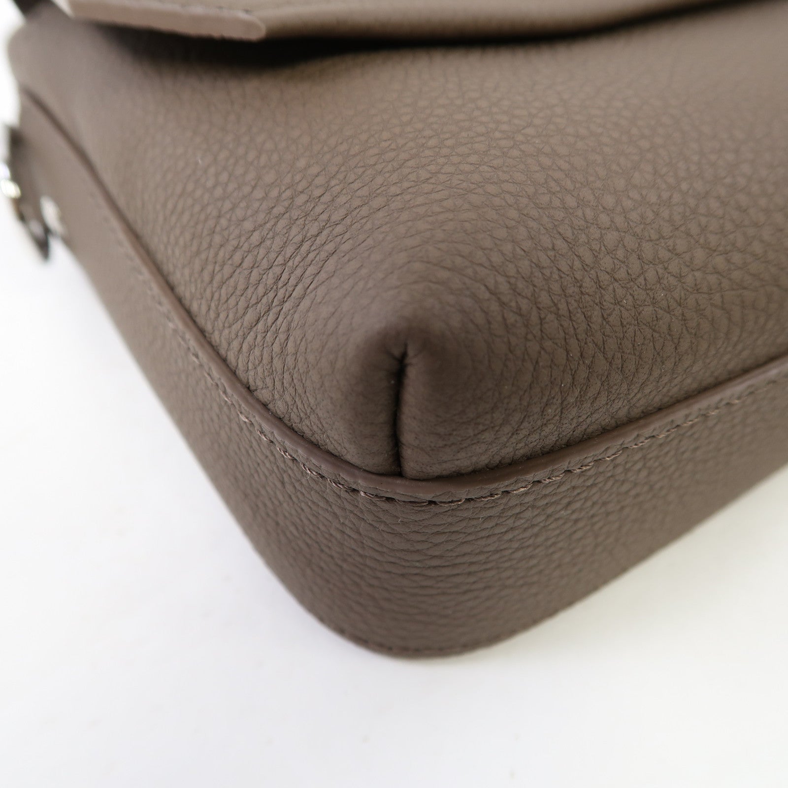 LOUIS VUITTON 牛皮皮革Fastline Messenger銀扣肩背袋啡色