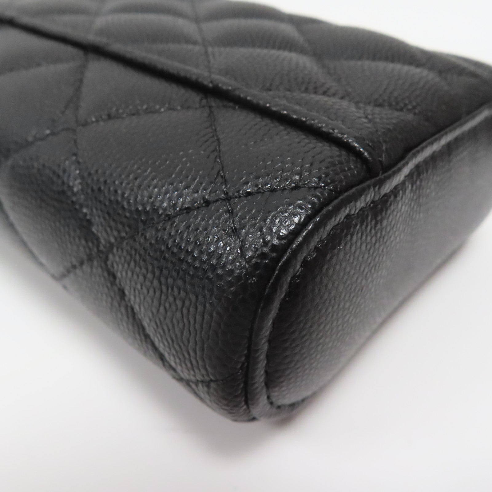 CHANEL **【激減優惠】菱格Caviar皮革Mini Vanity Bag金扣鏈帶肩背袋黑色