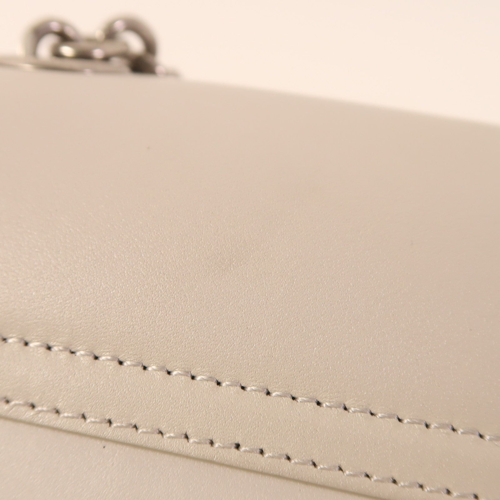 CELINE 牛皮皮革Medium C鏈帶肩背袋