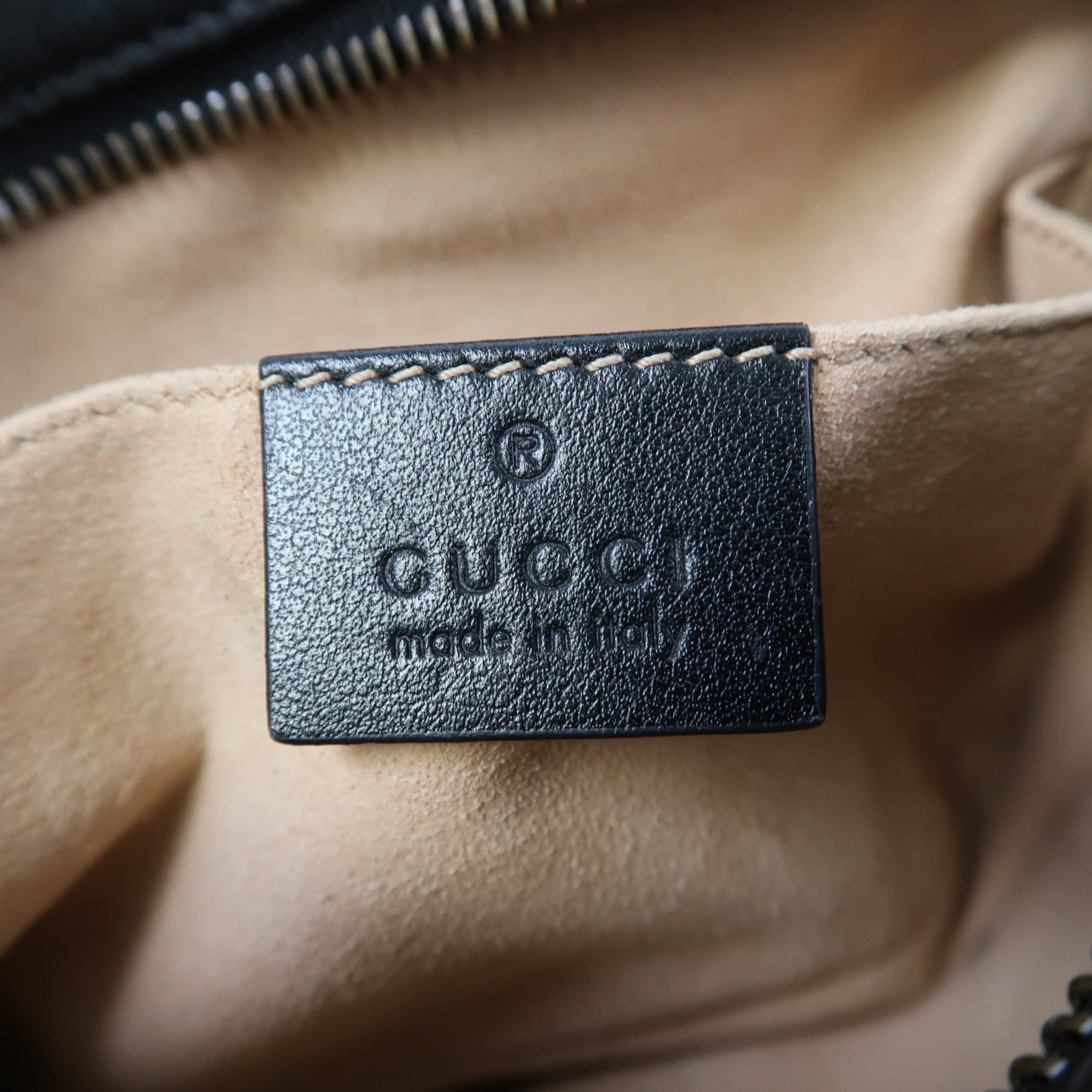 GUCCI 牛皮皮革GG Marmont金扣鏈帶肩背袋黑色