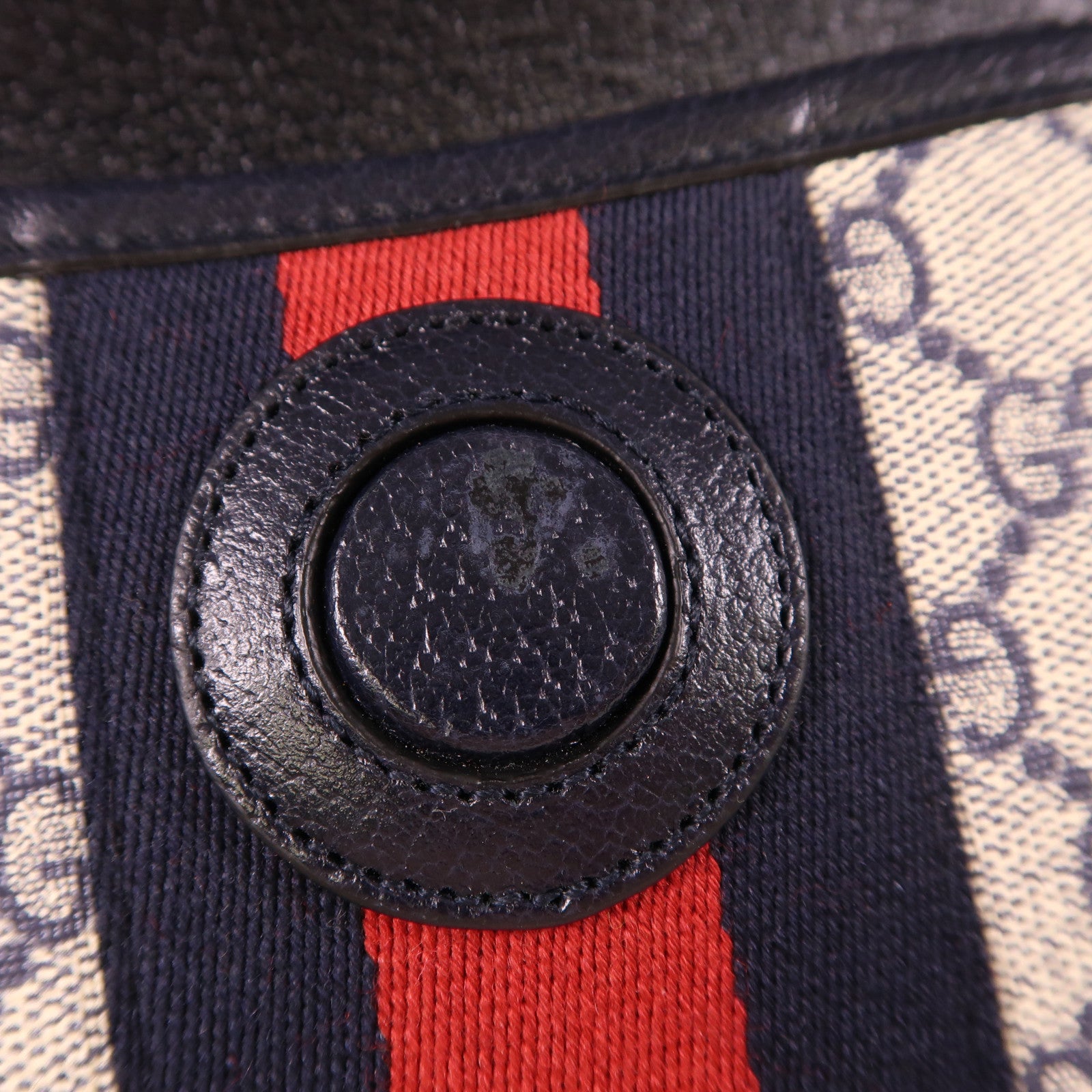 GUCCI 塗層帆布Ophidia GG Supreme銀扣腰包