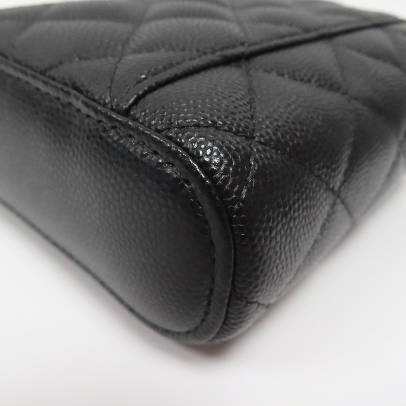 CHANEL **【激減優惠】菱格Caviar皮革Mini Vanity Bag金扣鏈帶肩背袋黑色
