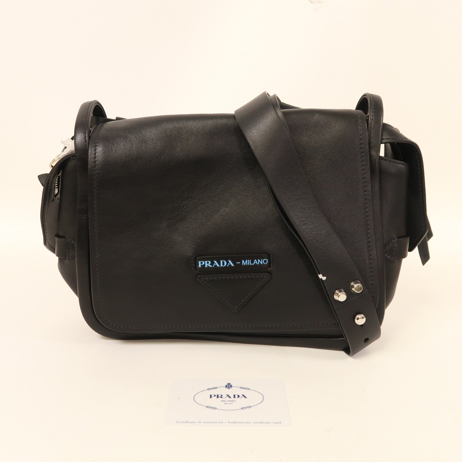 PRADA 羊皮皮革Etiquette Bag銀扣肩背袋黑色