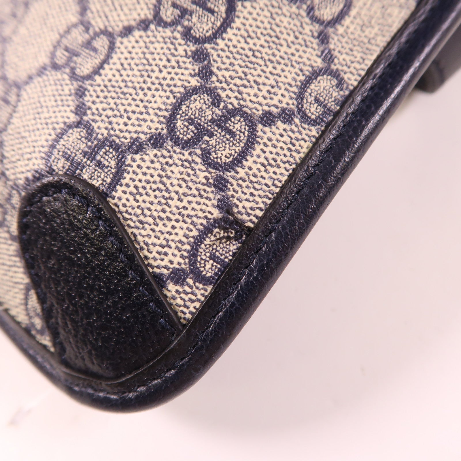 GUCCI 塗層帆布Ophidia GG Supreme銀扣腰包