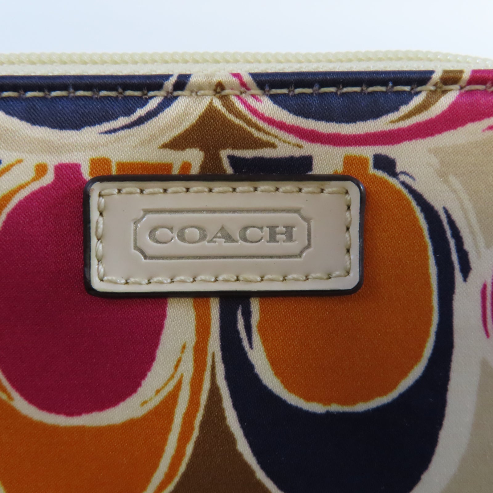 COACH 【激減優惠】尼龍Pouch銀扣手拿包米色/彩色