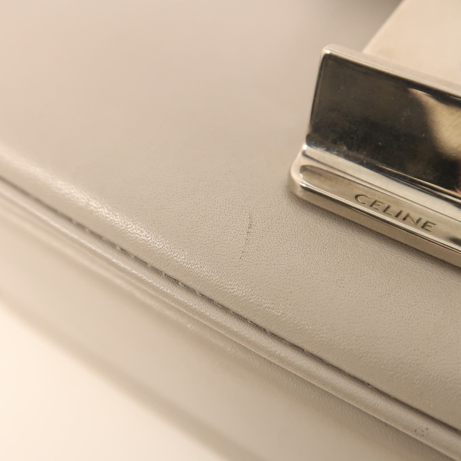 CELINE 牛皮皮革Medium C鏈帶肩背袋