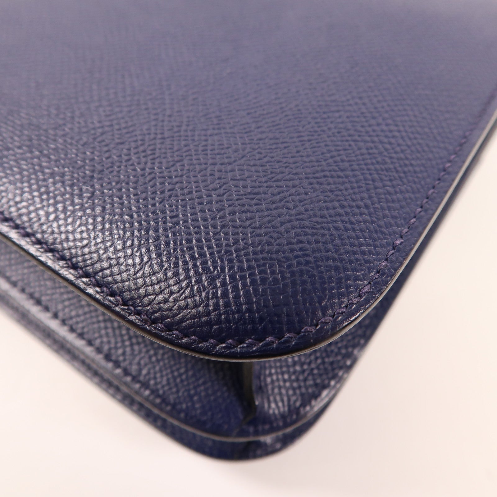 HERMES Epsom皮革Constance 24銀扣肩背袋Bleu Sapair