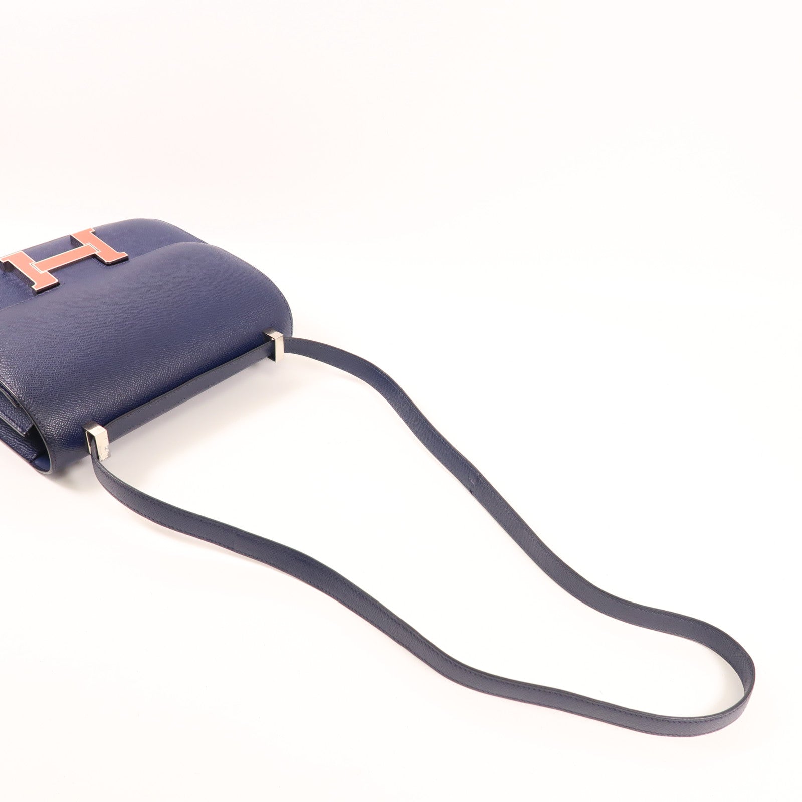 HERMES Epsom皮革Constance 24銀扣肩背袋Bleu Sapair
