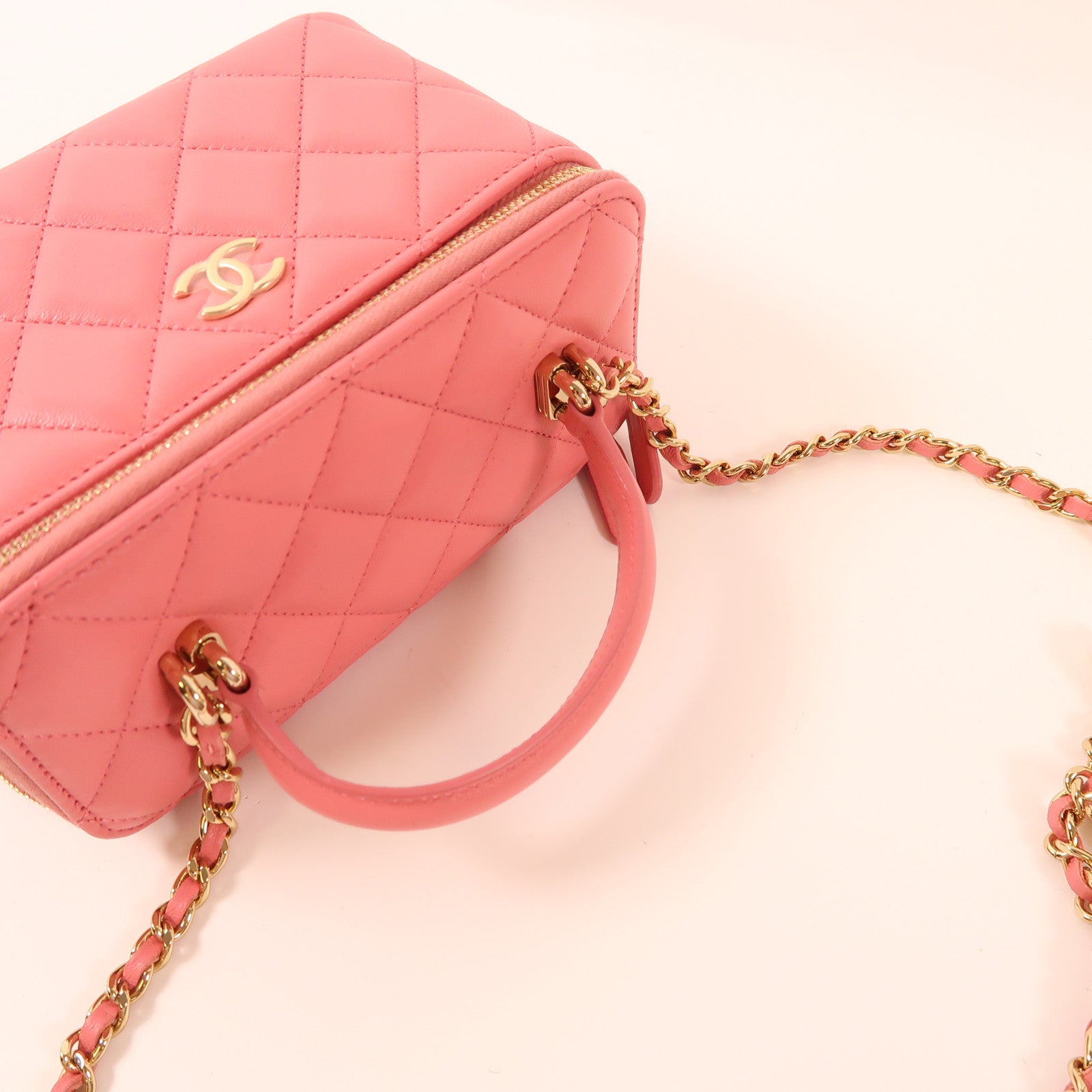 CHANEL CC GHW Top Handle Vanity Case 2 Way Bag AP2199 Lambskin Leather Pink