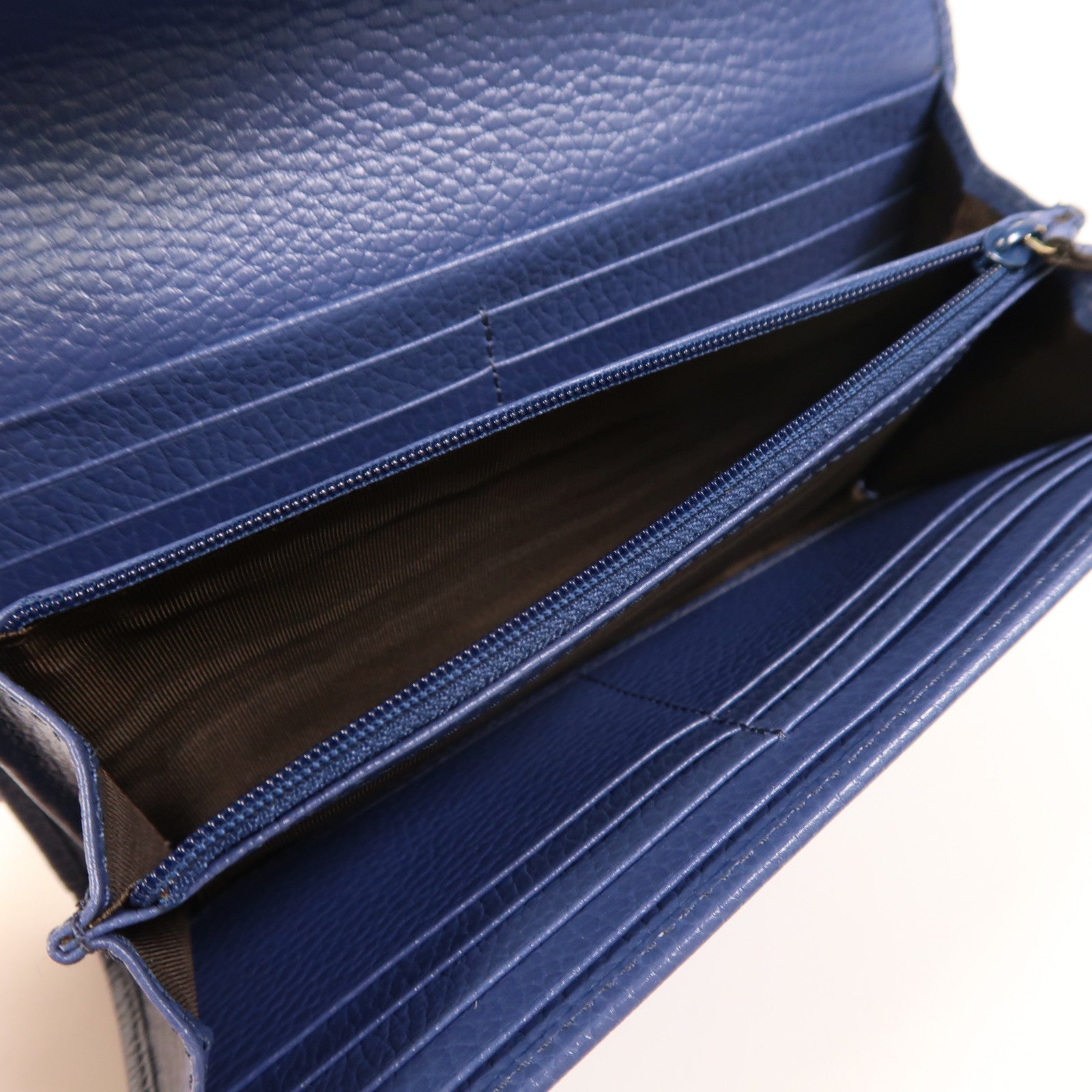 GUCCI 牛皮皮革Icon GG Interlocking金扣長錢包