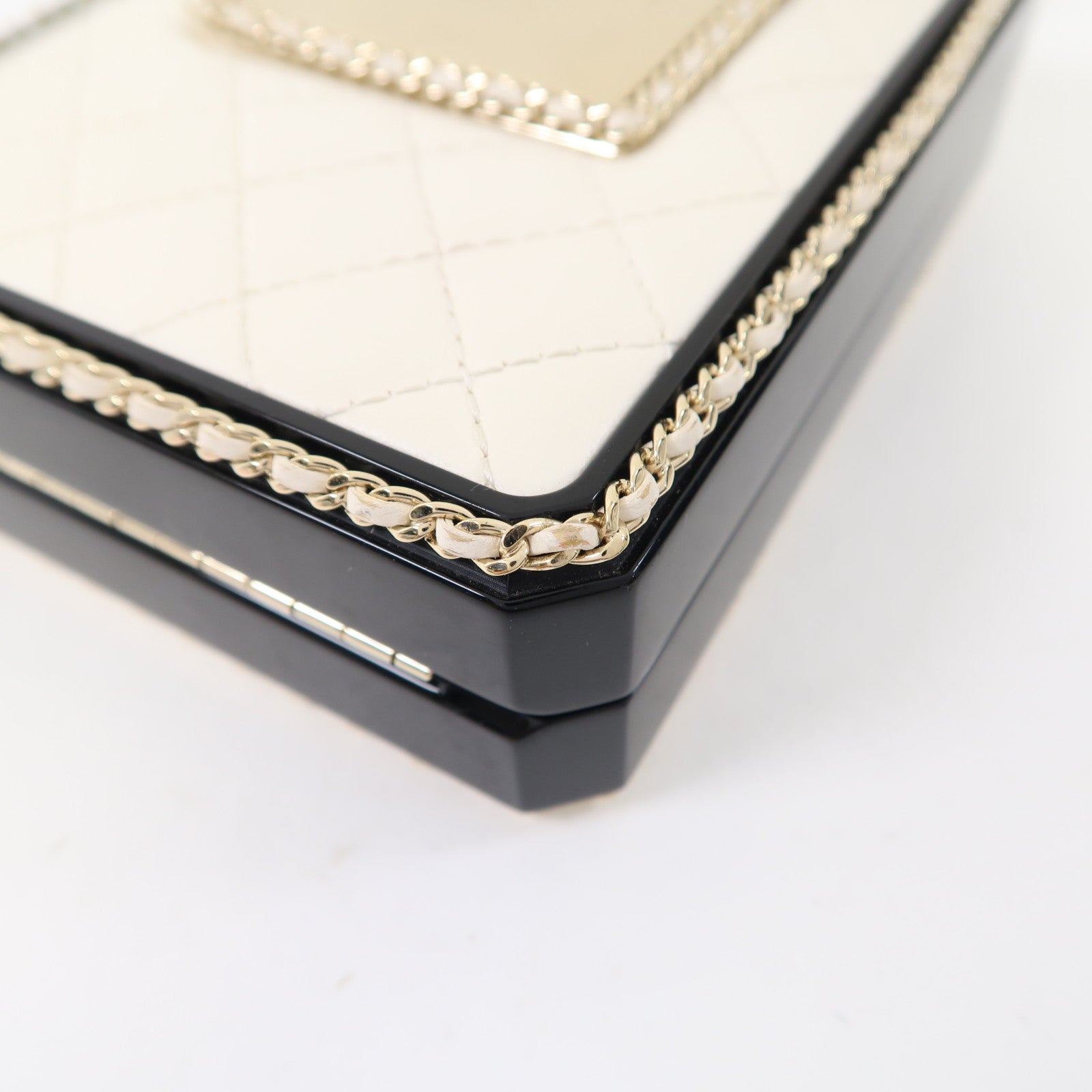 CHANEL 菱格羊皮皮革/PVC Chain Shoulder金扣肩背袋鏈帶白色