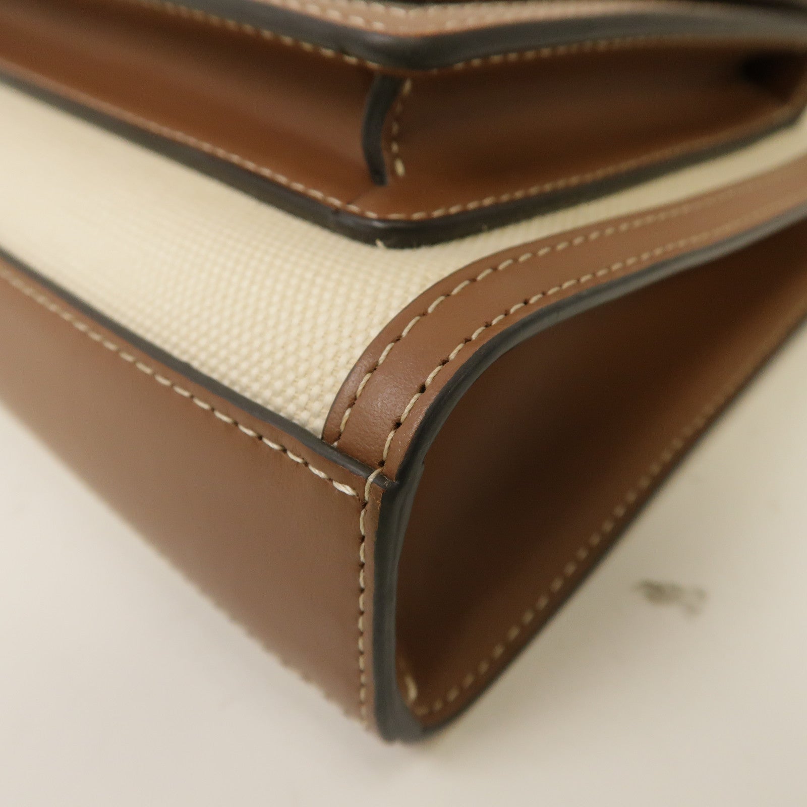 BURBERRY 帆布Pocket Bag金扣手挽肩背兩用袋啡色2