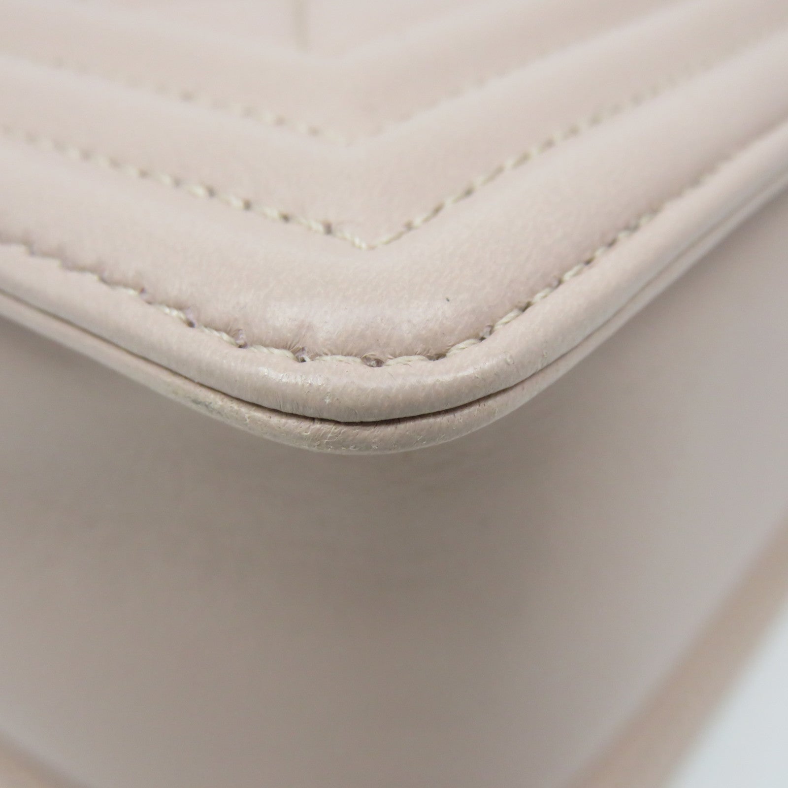 CHANEL rhombic cowhide leather Boy Chanel Shoulder Bag silver buckle chain shoulder bag nude