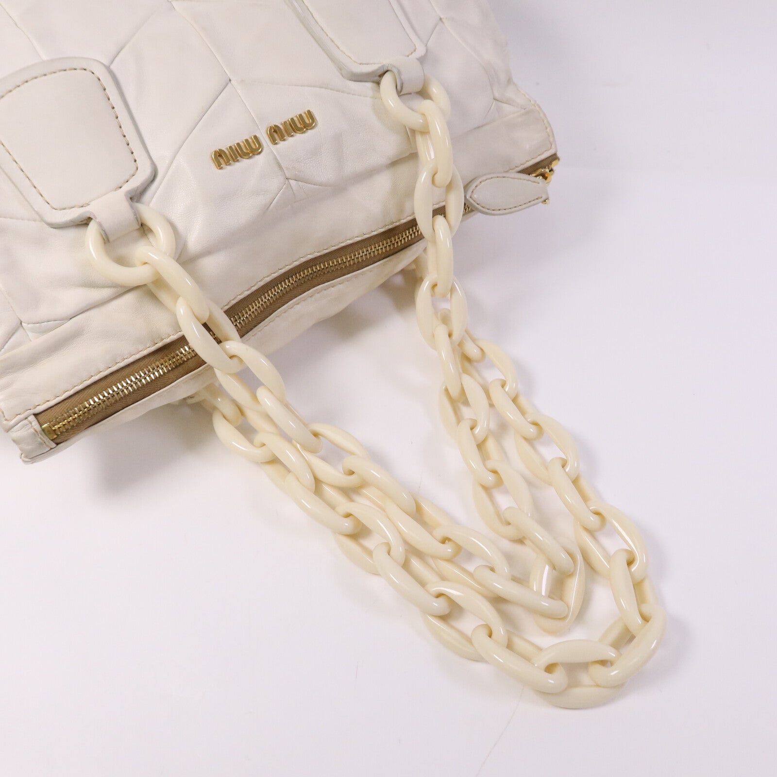 Miu Miu 羊皮皮革Shoulder Bag金扣肩背袋