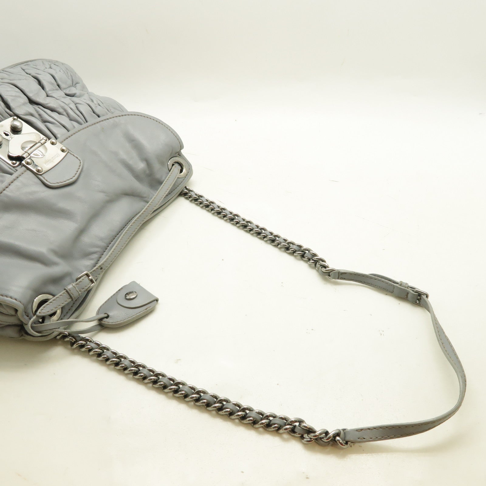 Miu Miu 羊皮皮革Shoulder Bag銀扣肩背袋銀色