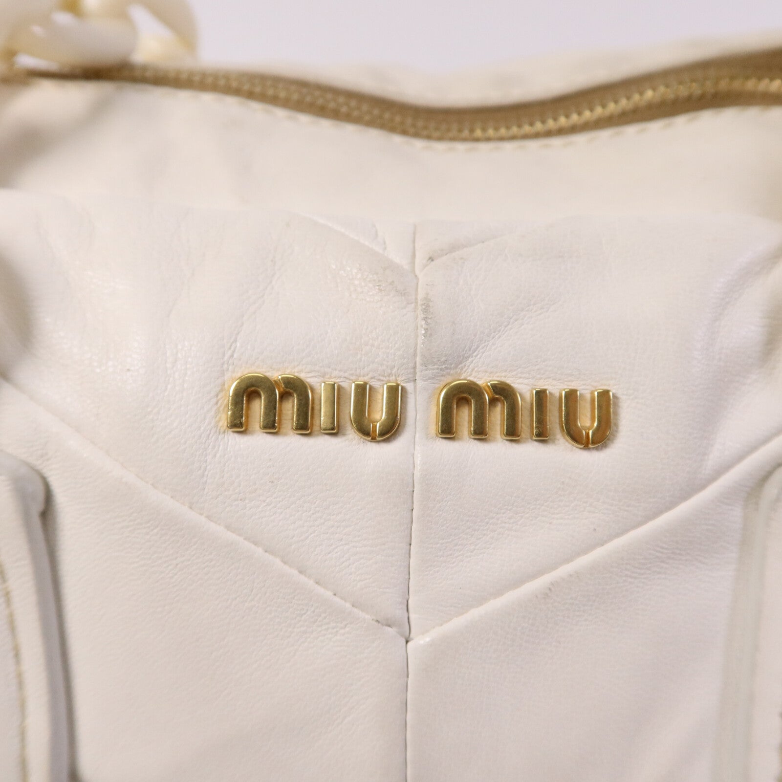 Miu Miu 羊皮皮革Shoulder Bag金扣肩背袋