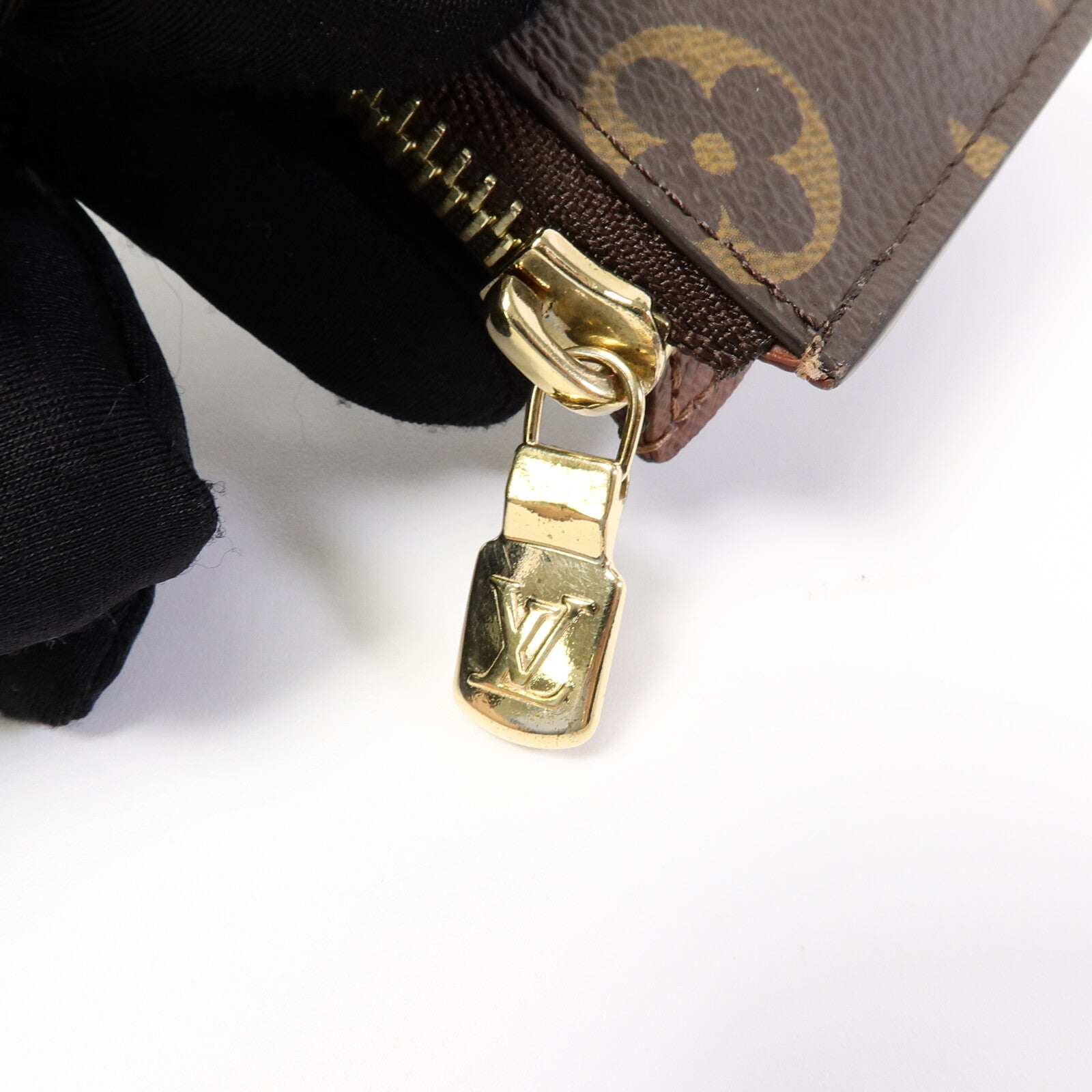LOUIS VUITTON Monogram Noa Compact Wallet錢包