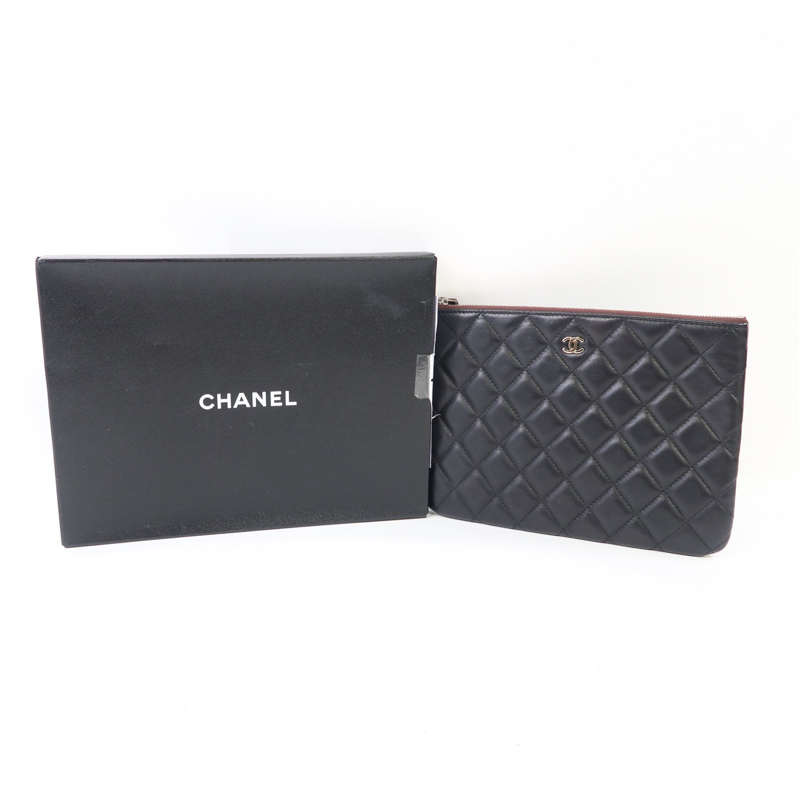 CHANEL 菱格羊皮皮革Pouch銀扣手拿包黑色