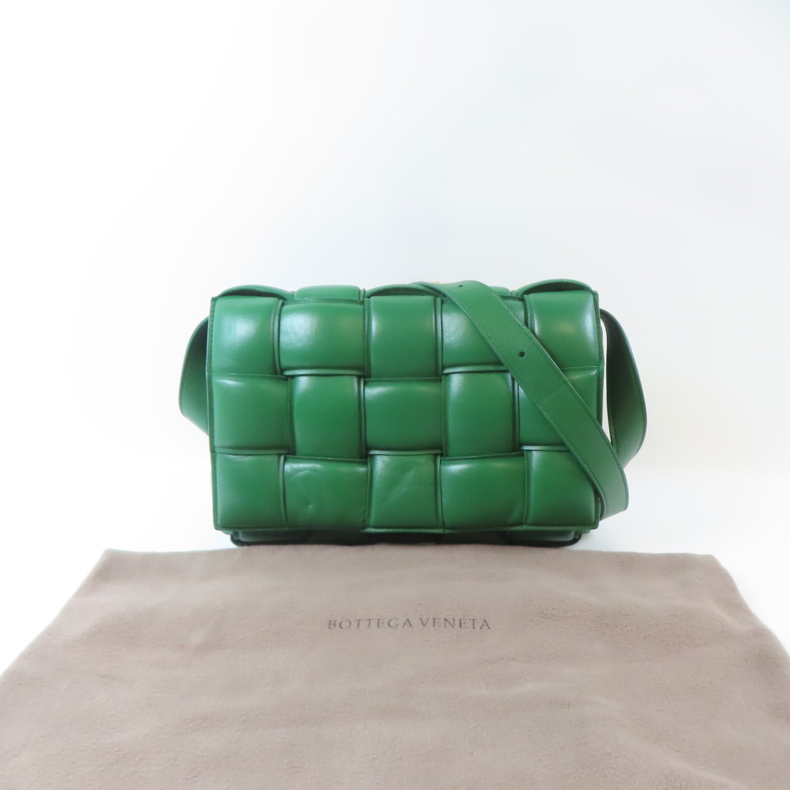 BOTTEGA VENETA 【激減優惠】牛皮皮革Padded Cassette金扣肩背袋綠色
