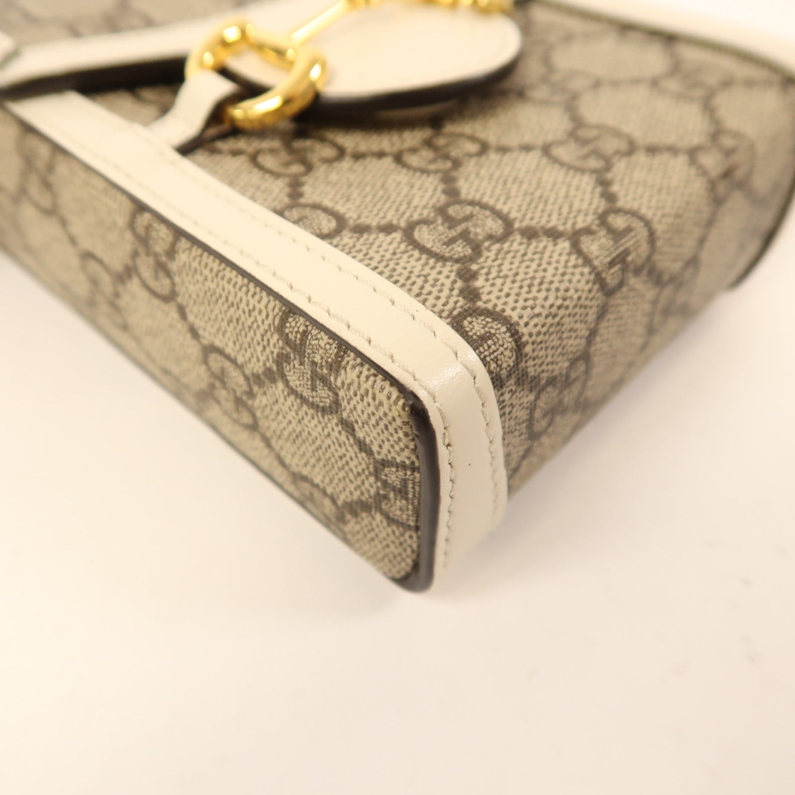 GUCCI 塗層帆布Horsebit 1955 Mini金扣肩背袋白色