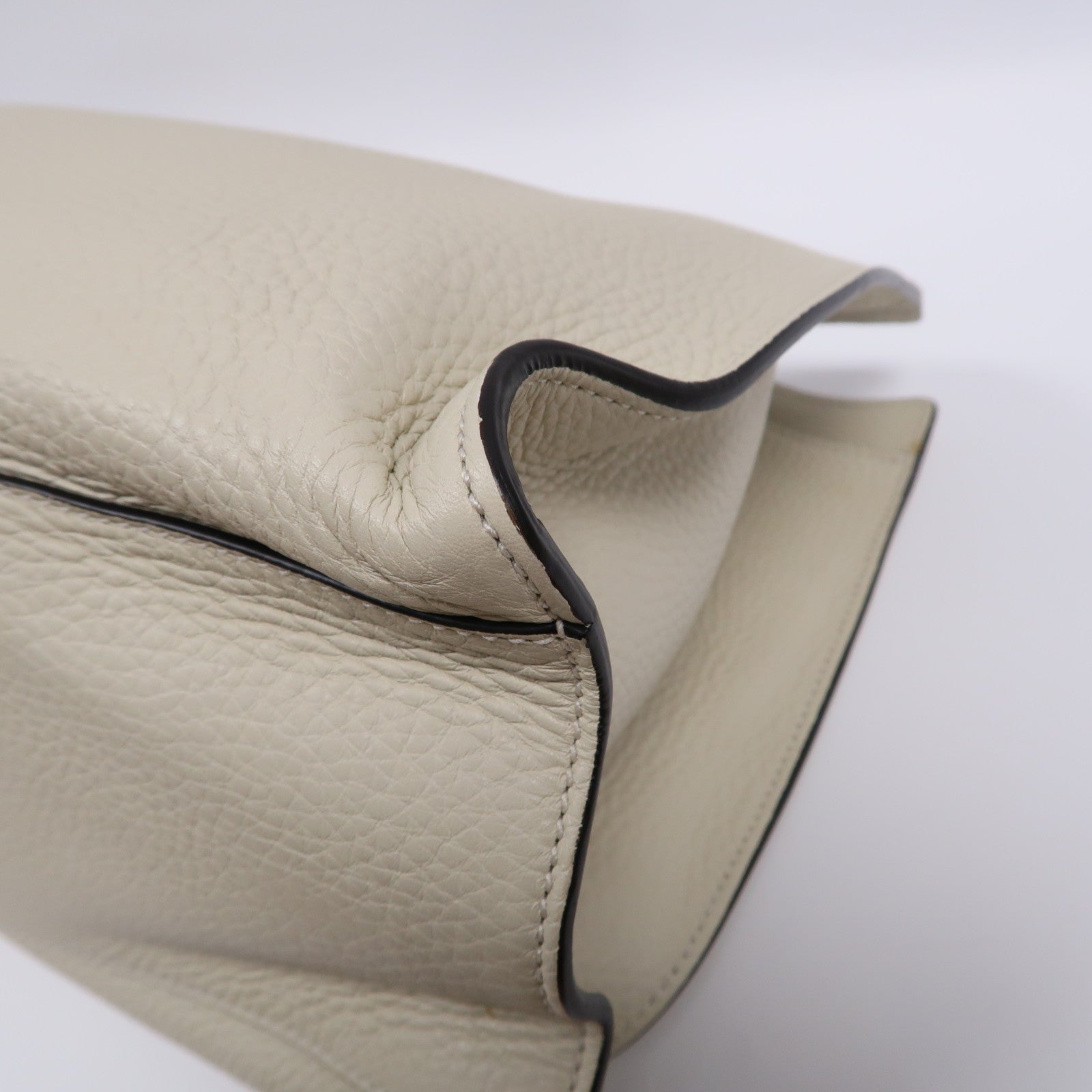 GUCCI 【激減優惠】牛皮皮革Bamboo Daily Shopper Shoulder Bag銀扣手挽肩背兩用袋白色