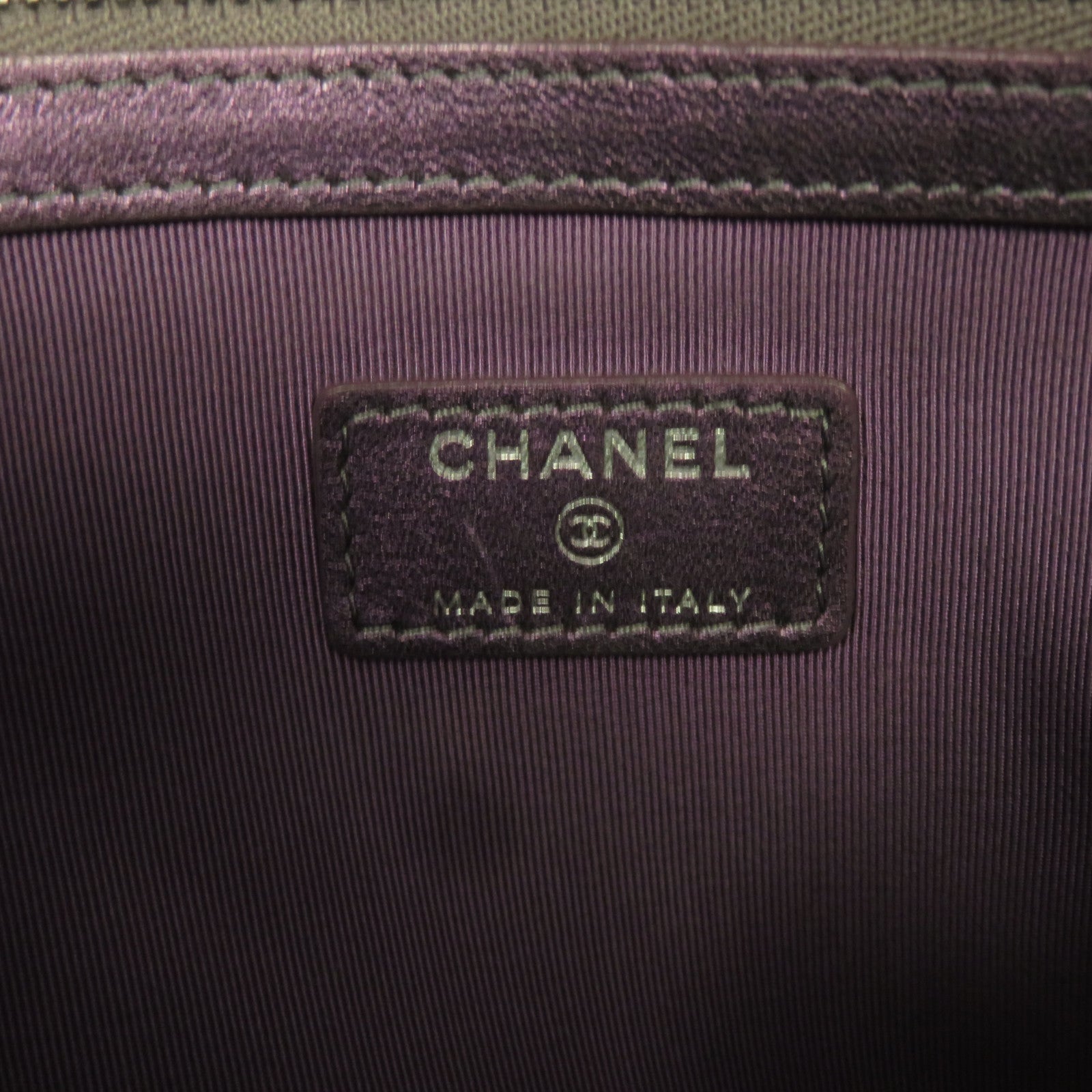 CHANEL **【激減優惠】菱格羊皮皮革Pouch銀扣手拿包紫色