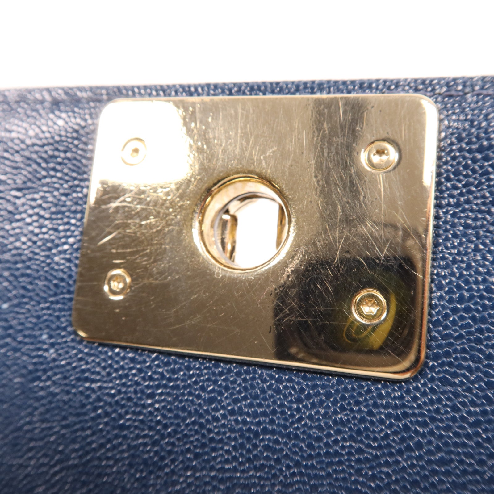 CHANEL Caviar皮革Boy 28金扣鏈帶肩背袋