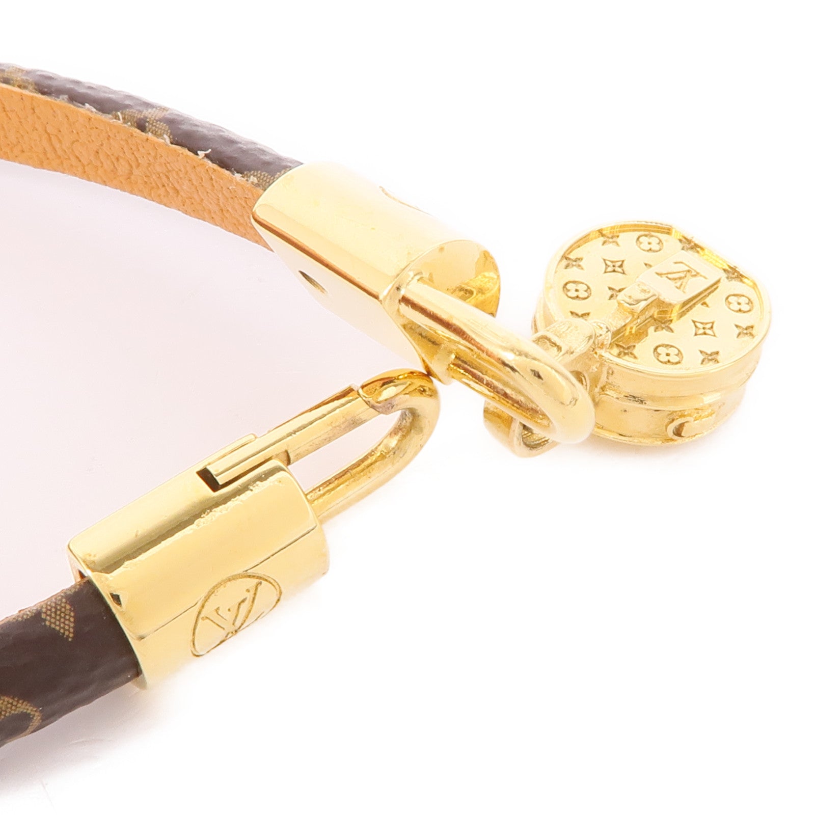 LOUIS VUITTON Monogram Tribute Charm金扣手鐲