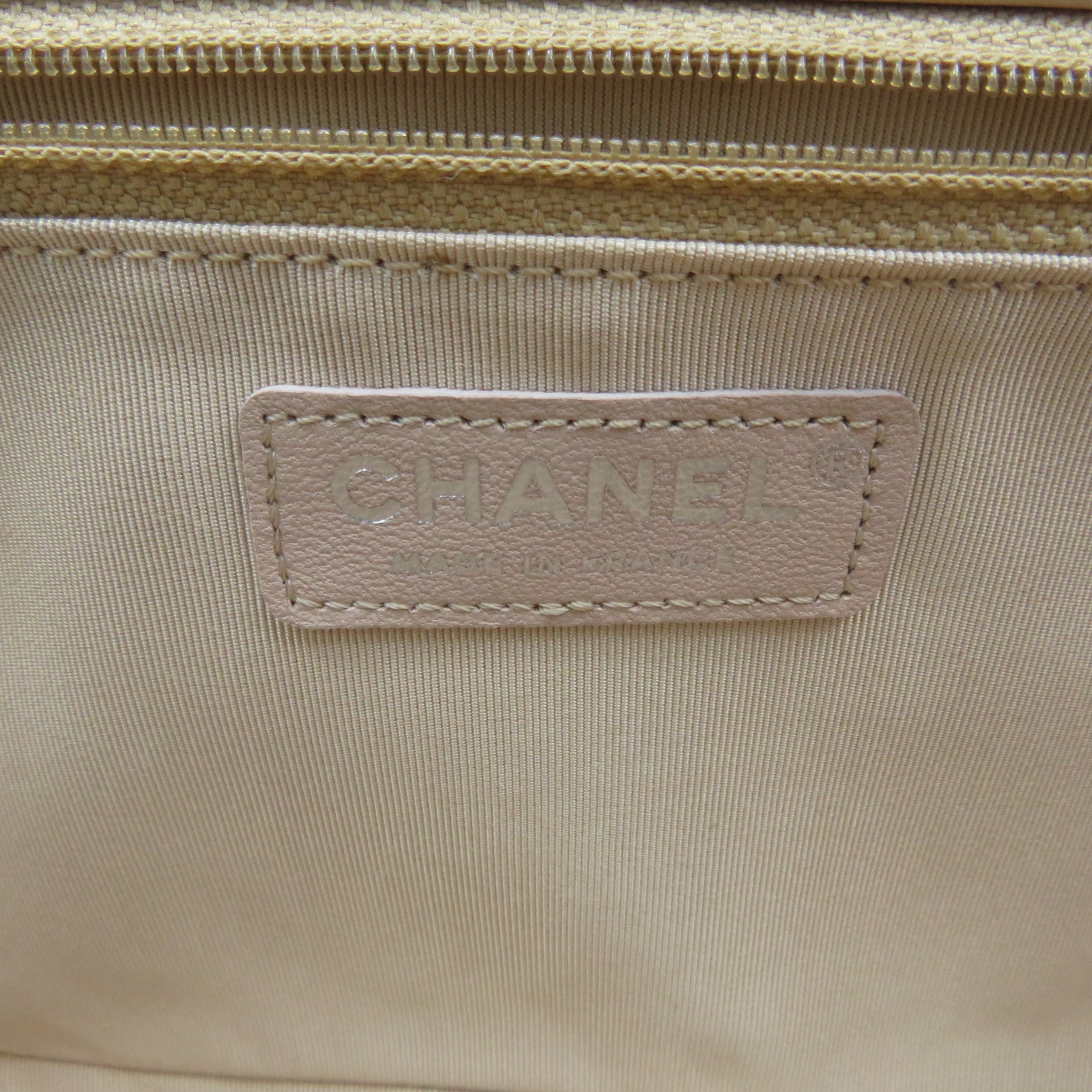CHANEL rhombic cowhide leather Boy Chanel Shoulder Bag silver buckle chain shoulder bag nude