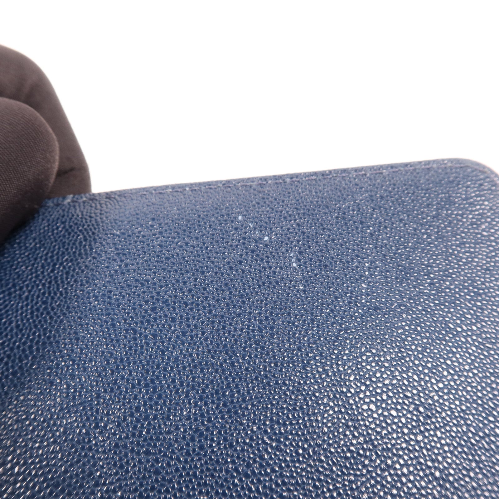 CHANEL Caviar皮革Boy 28金扣鏈帶肩背袋