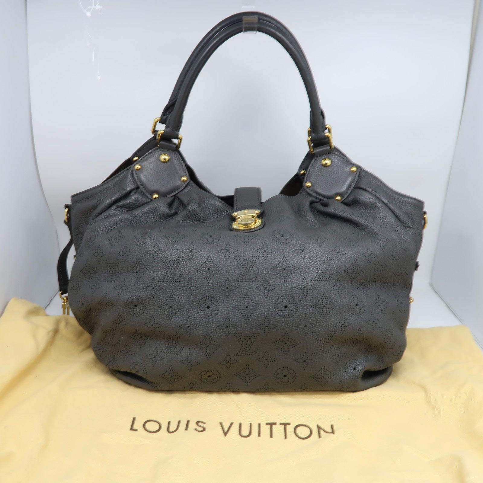 LOUIS VUITTON 【激減優惠】Monogram Mahina L金扣肩背袋灰色