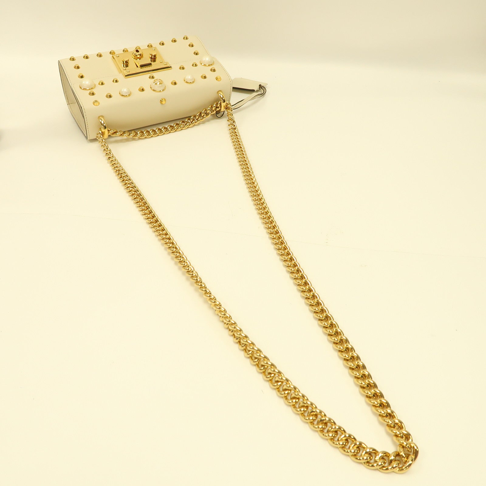 GUCCI 牛皮皮革Padlock GG金扣鏈帶肩背袋白色