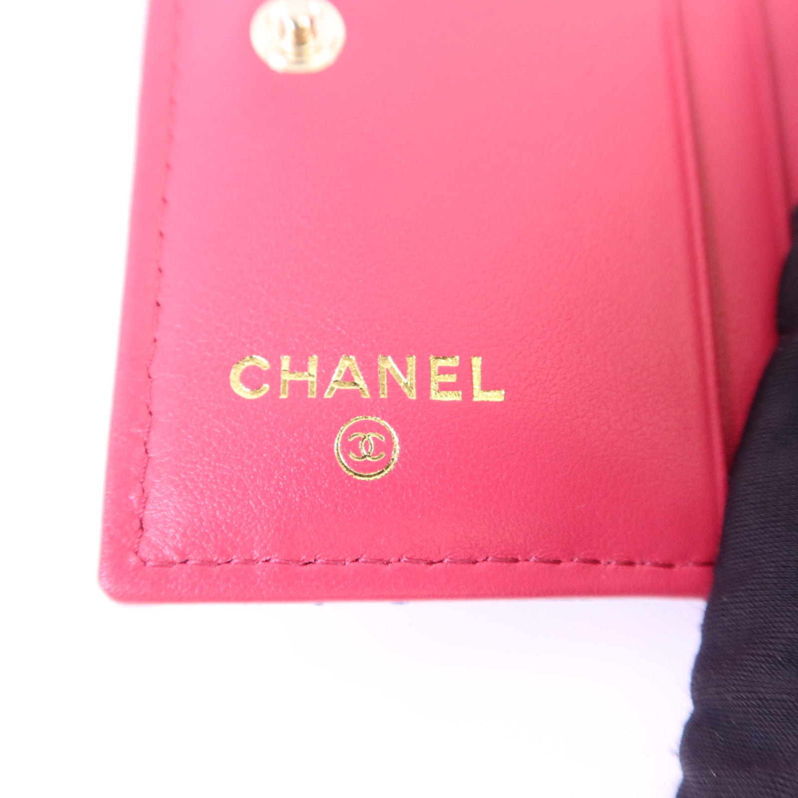 CHANEL 牛皮皮革Bifold Wallet金扣錢包