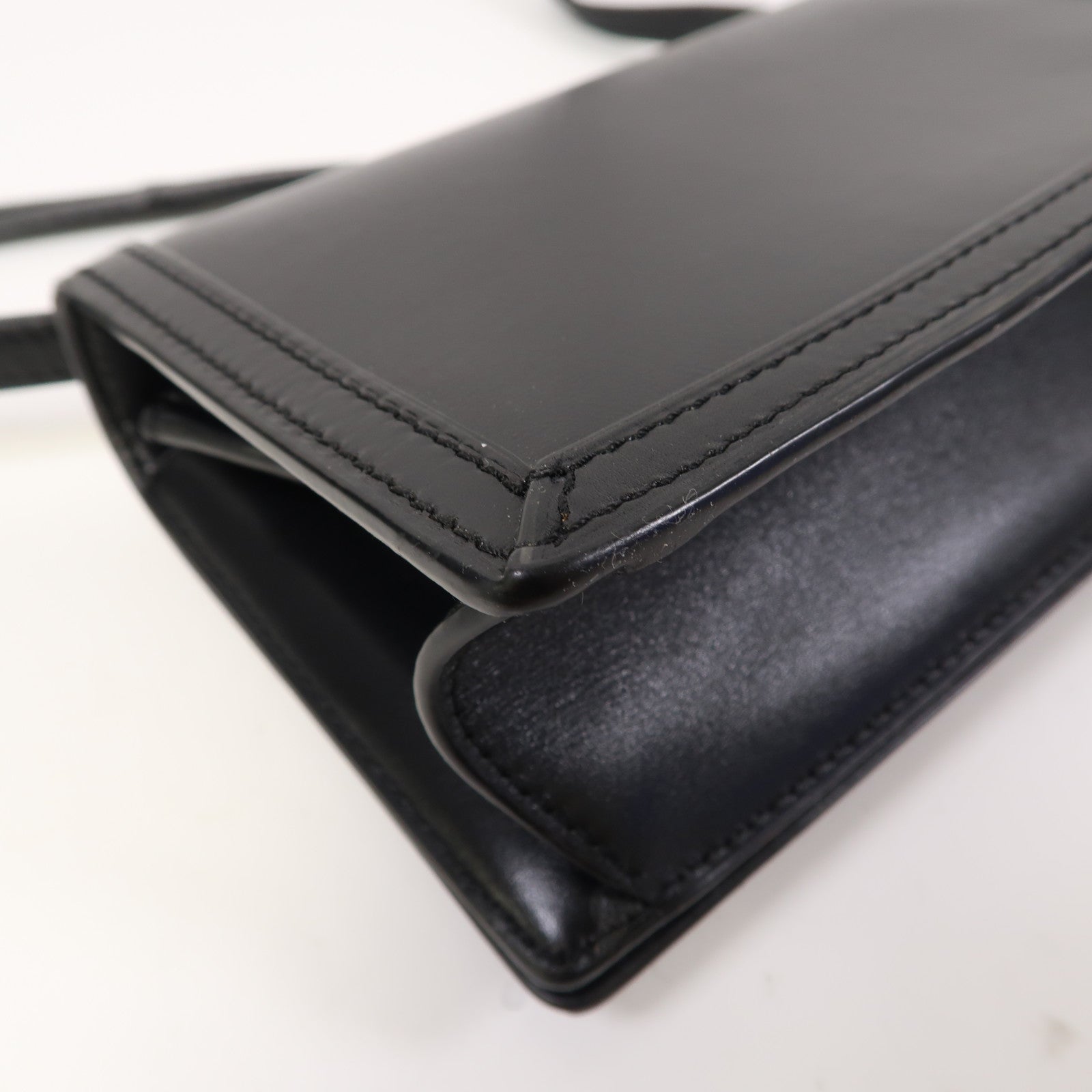 LOEWE 牛皮皮革Barcelona金扣肩背袋黑色