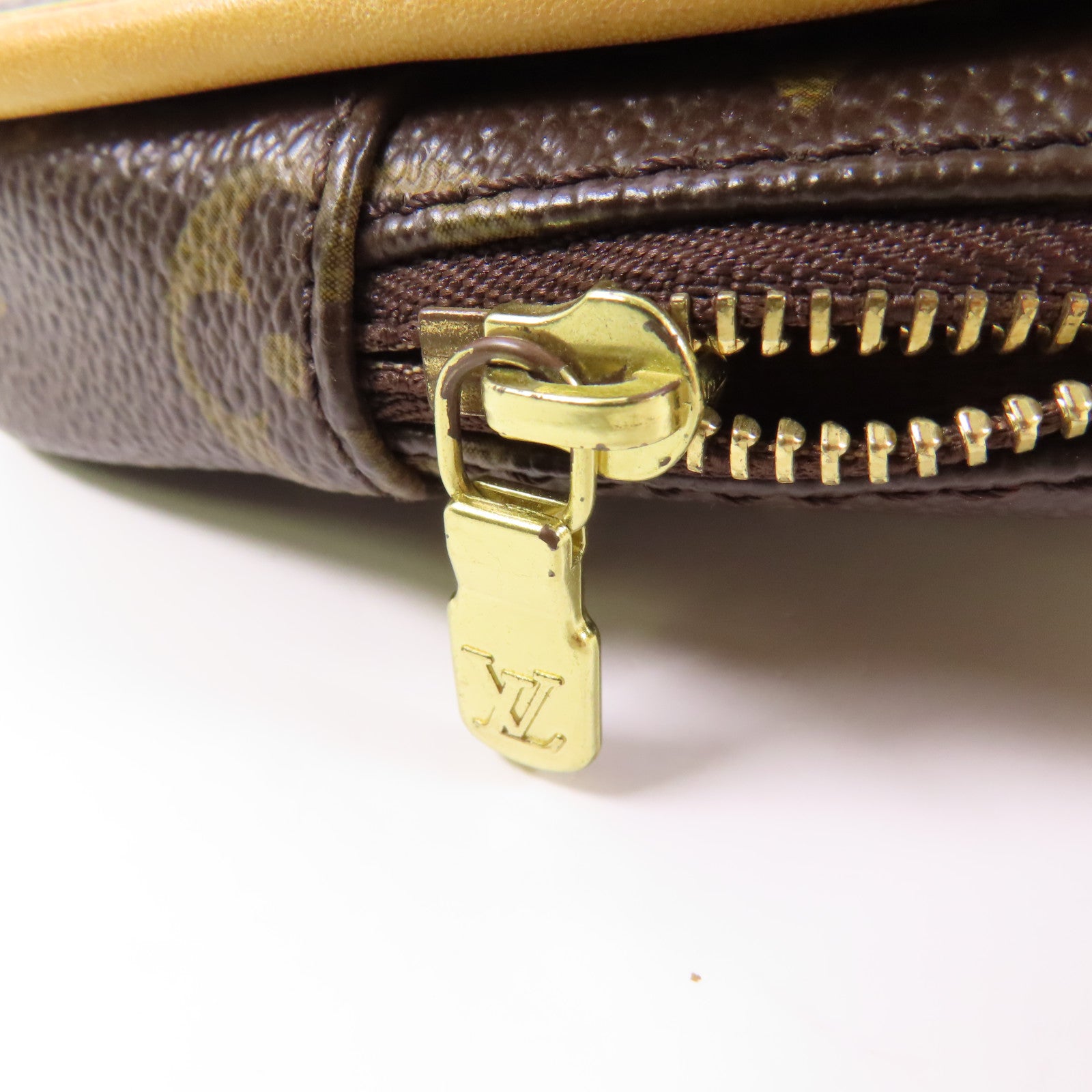 LOUIS VUITTON Monogram Bosphore Waist Bag金扣腰包