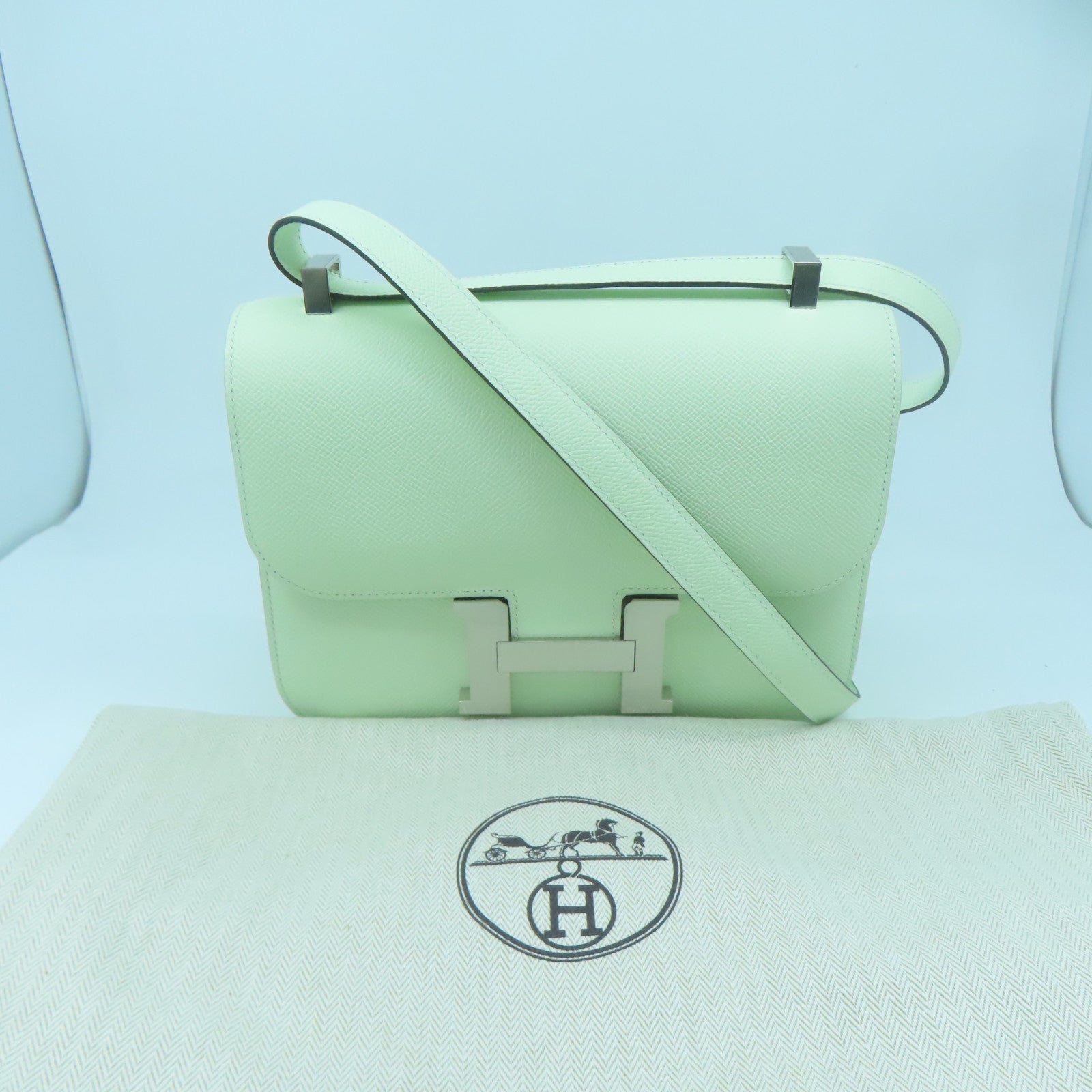 HERMES **【激減優惠】Epsom皮革Constance 24銀扣肩背袋淺綠色