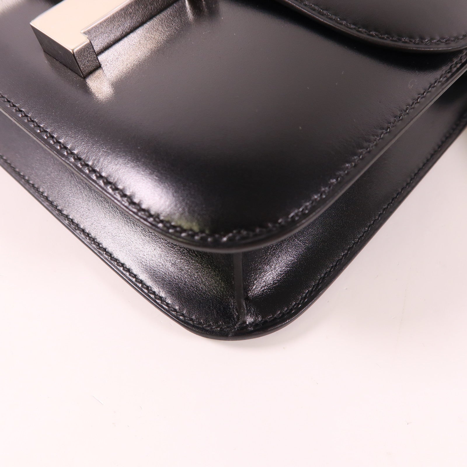 HERMES 皮革Constance 24肩背袋銀扣肩背袋Noir