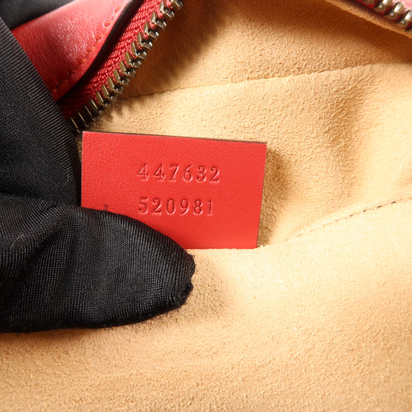 GUCCI 牛皮皮革GG Marmont Small Camera Bag肩背袋